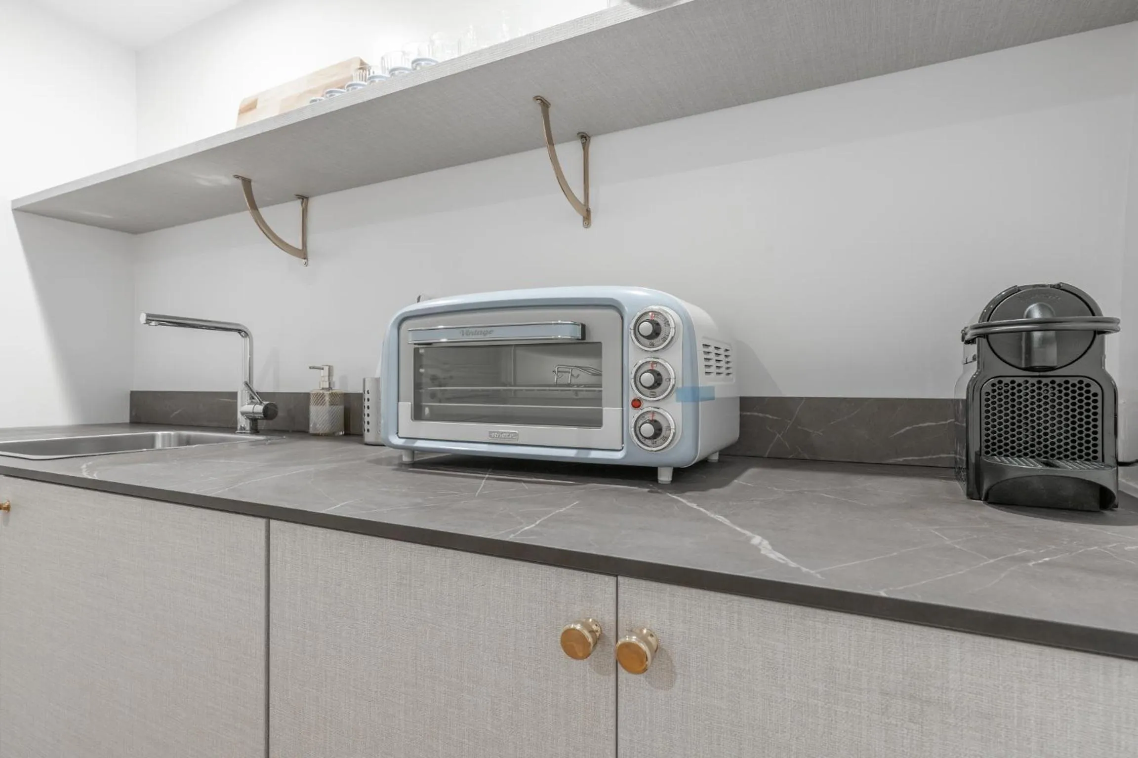 Kitchen or kitchenette in Duomo Smart Suites