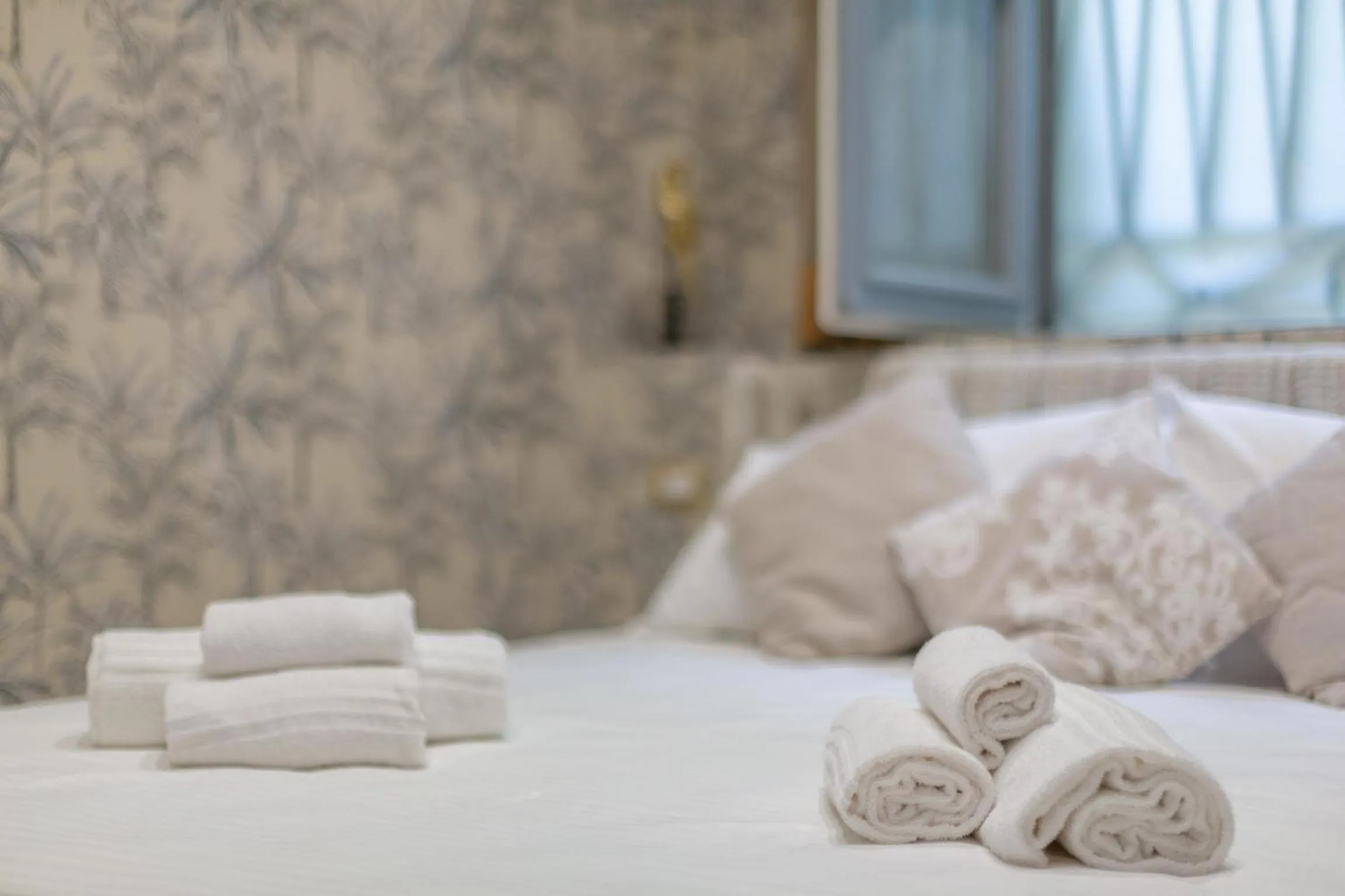 Bed in Duomo Smart Suites