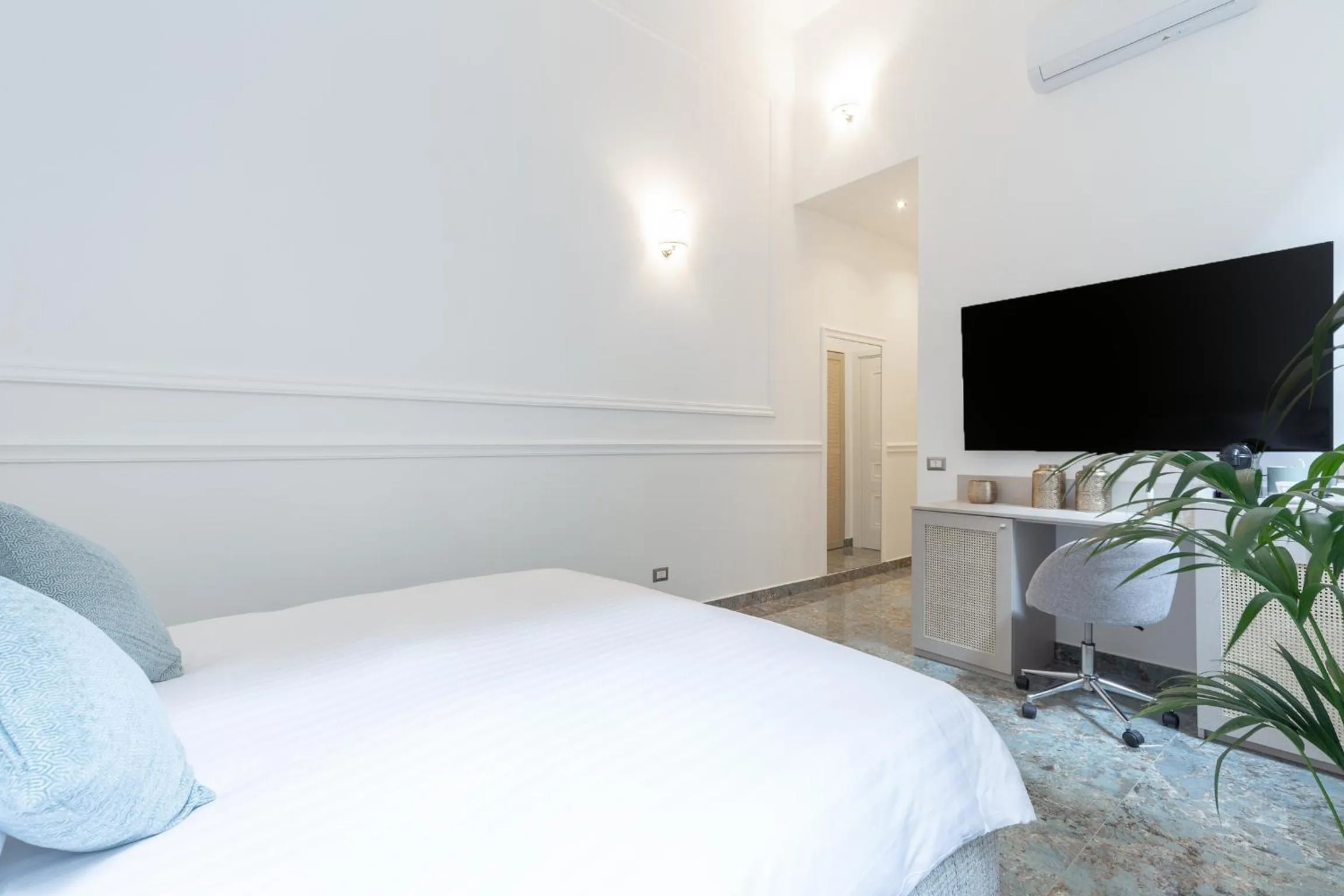 Bed in Duomo Smart Suites