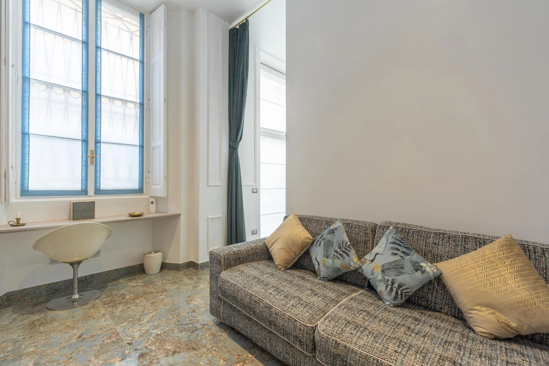 Living room in Duomo Smart Suites