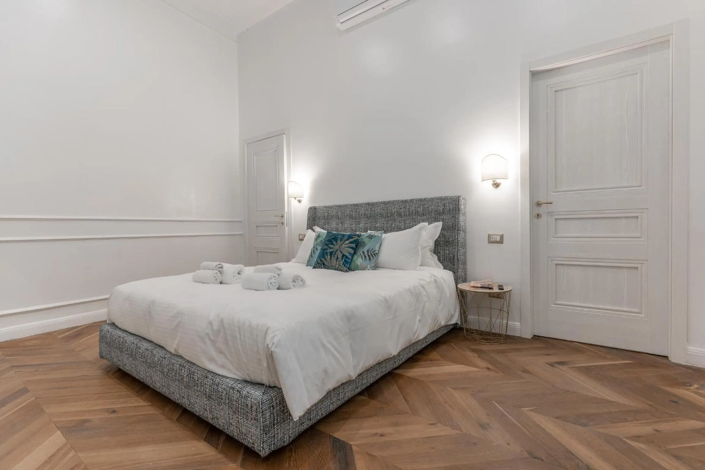 Bed in Duomo Smart Suites