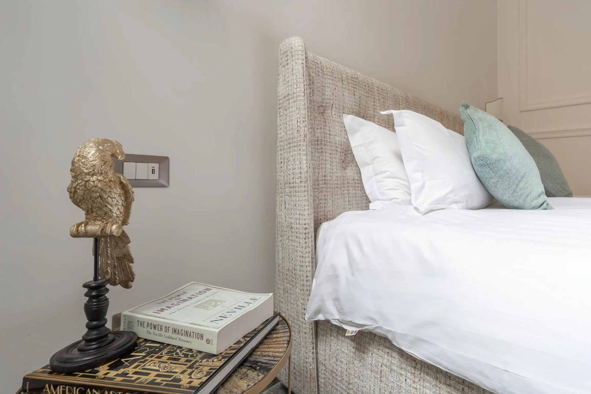 Bed in Duomo Smart Suites