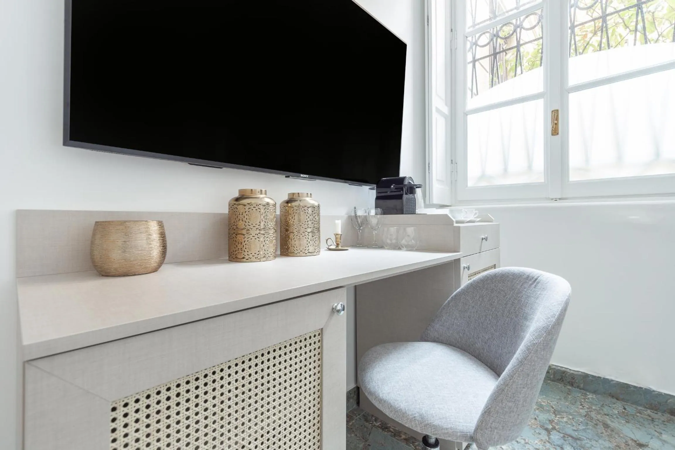 TV and multimedia in Duomo Smart Suites