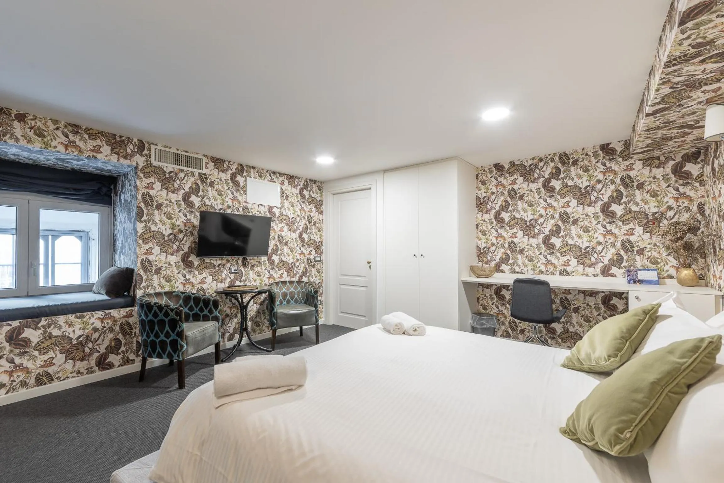 TV and multimedia, Bed in Duomo Smart Suites