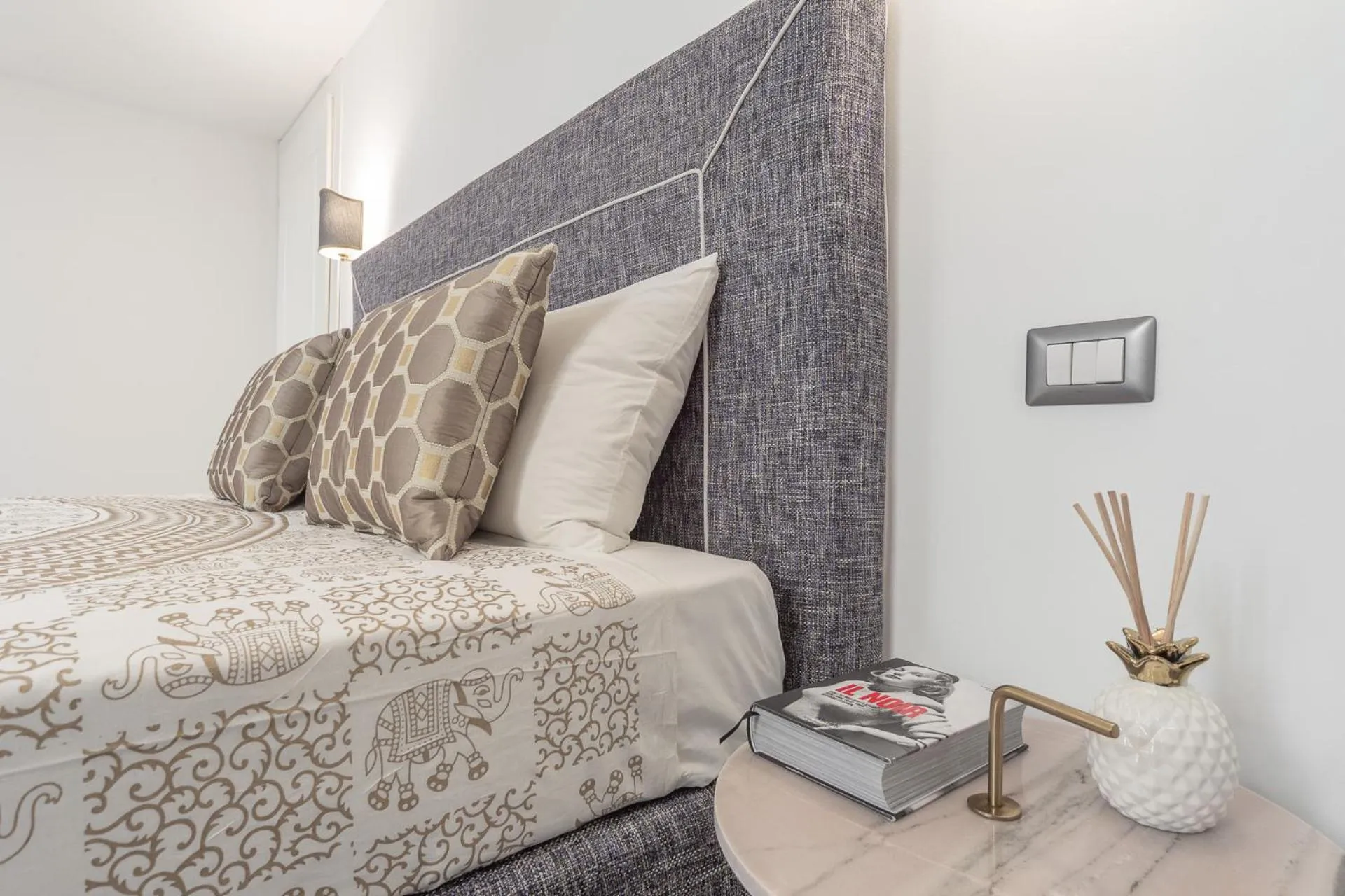 Bed in Duomo Smart Suites