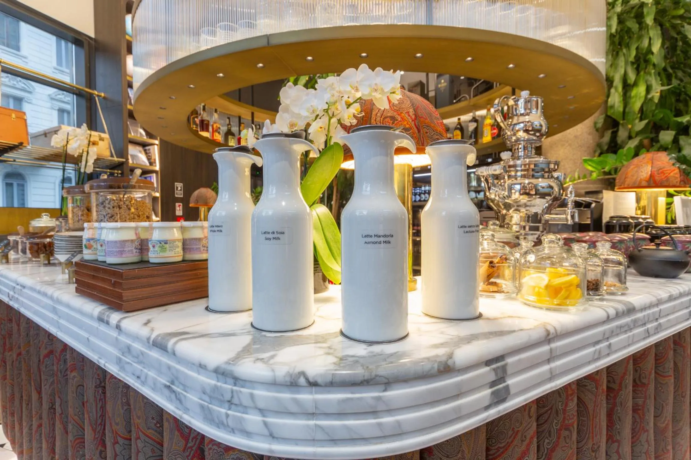 Food and drinks in Duomo Smart Suites