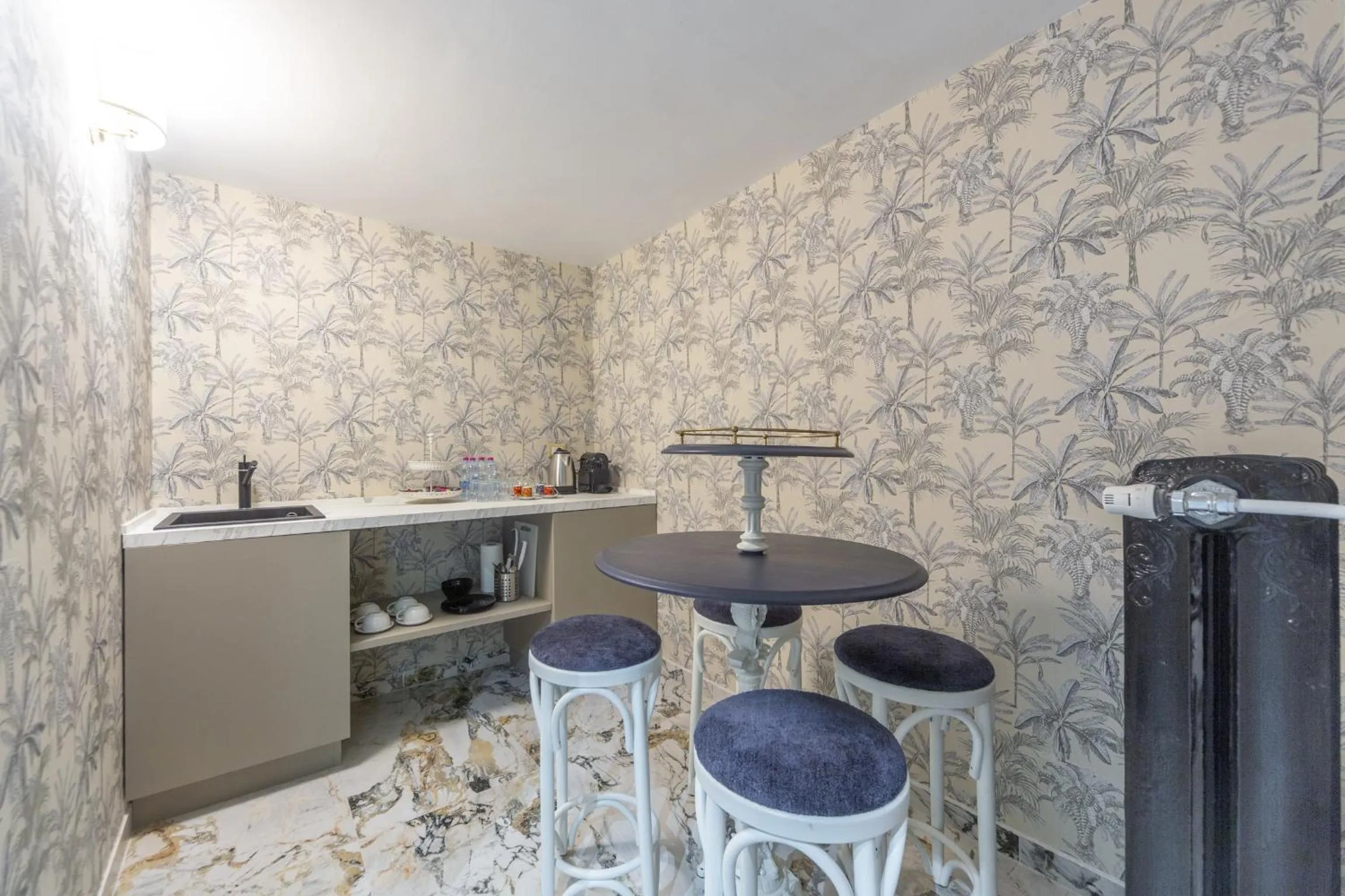 Kitchen or kitchenette in Duomo Smart Suites