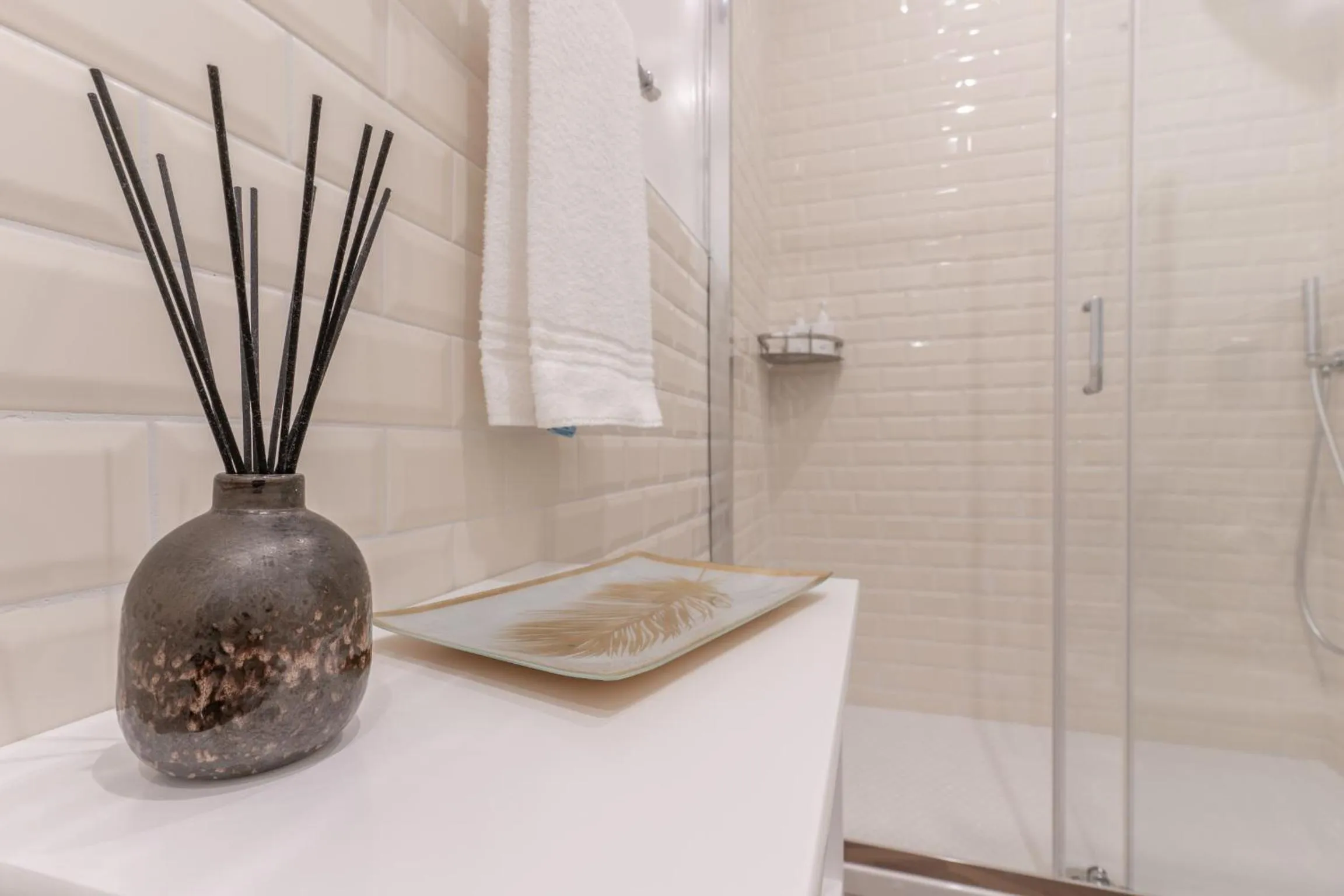 Shower in Duomo Smart Suites