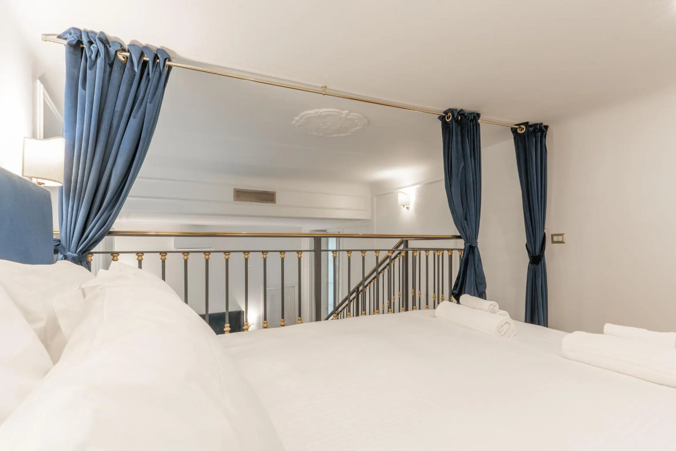 Bed in Duomo Smart Suites