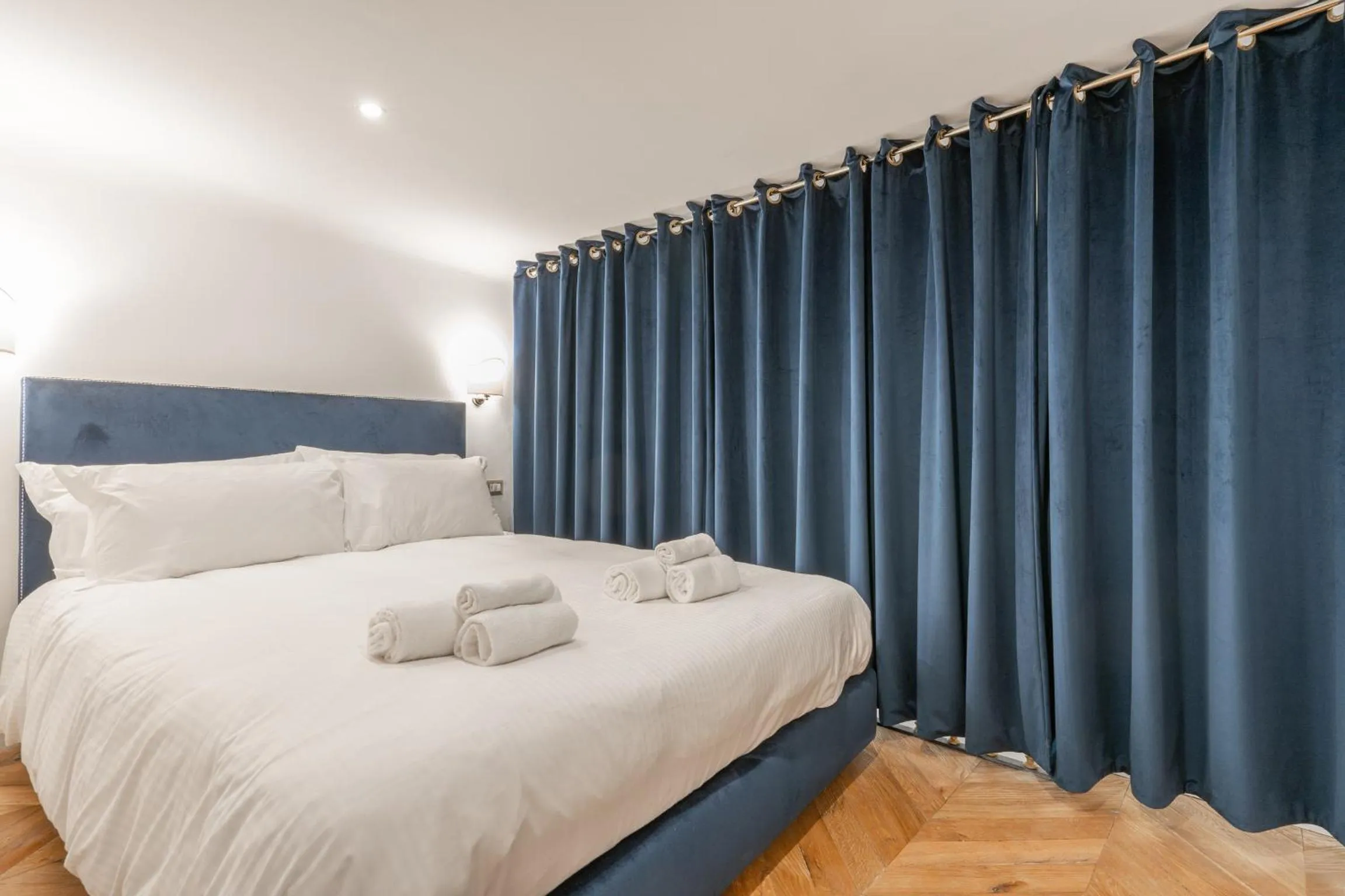 Bed in Duomo Smart Suites