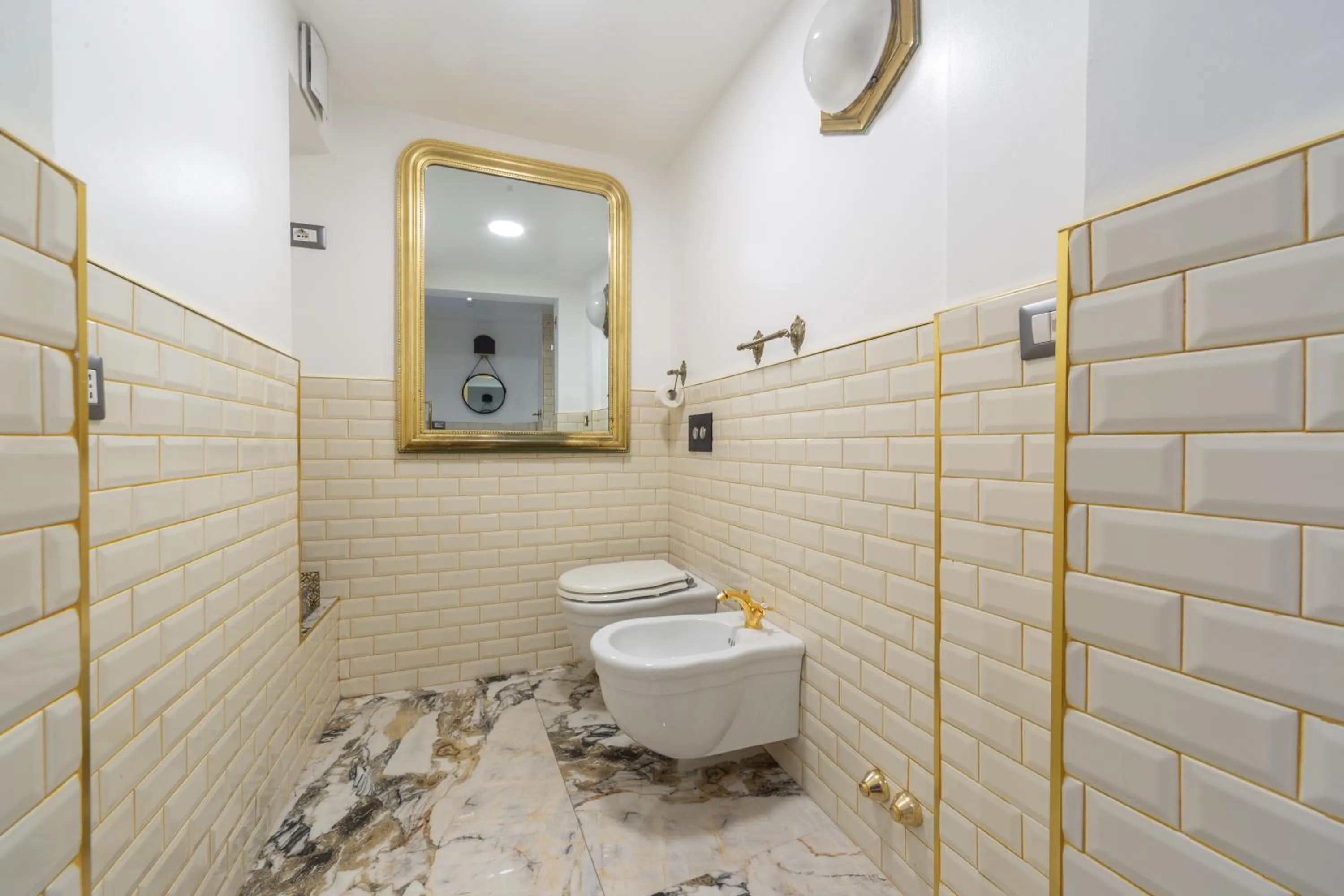 Shower in Duomo Smart Suites