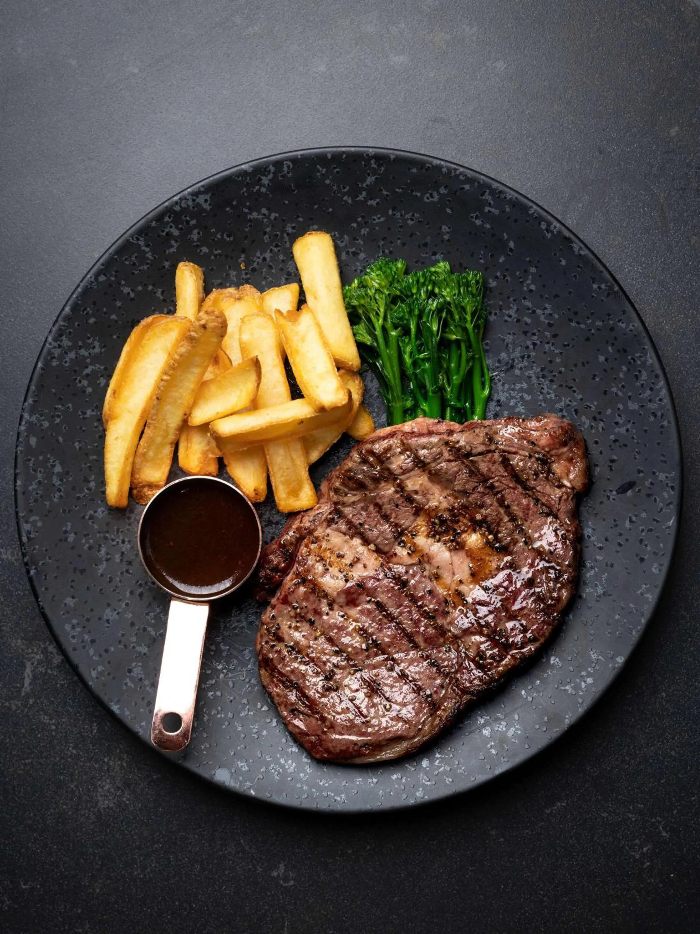 Restaurant/places to eat in Radisson Collection Hotel, Warsaw