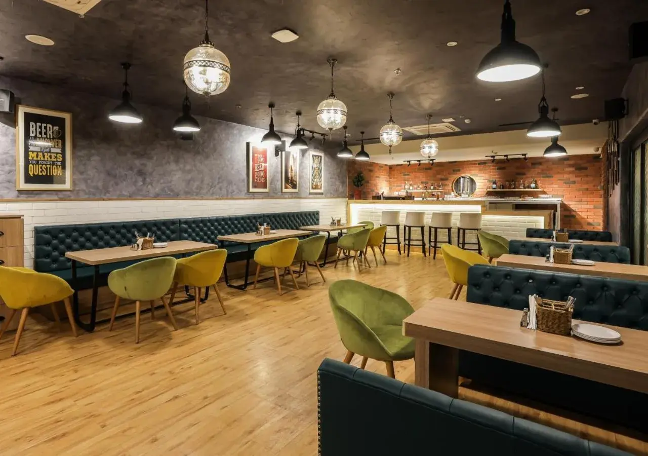 Restaurant/places to eat in Bloom Hotel - Jalandhar Restaurant/places to eat in Bloom Hotel - Jalandhar