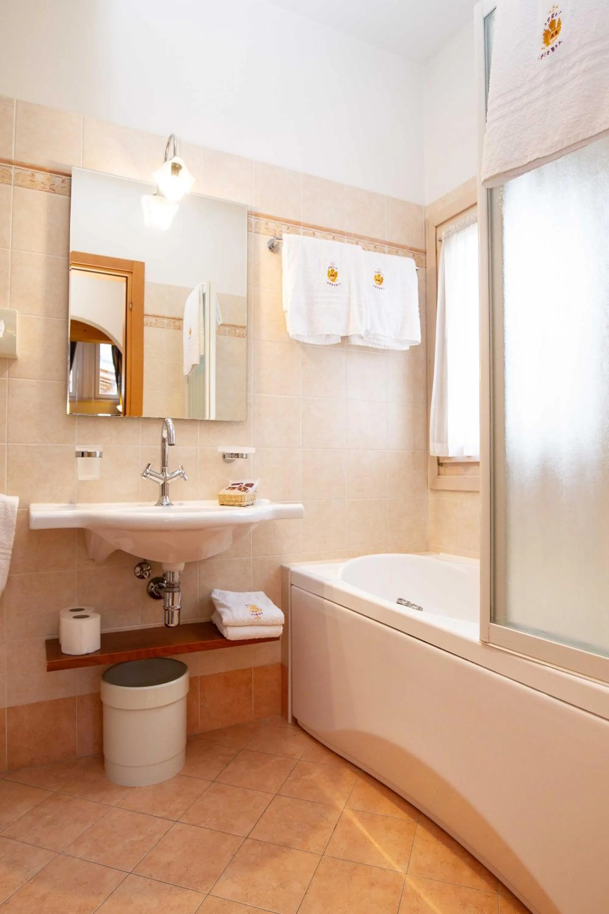 Bathroom in Hotel Astoria