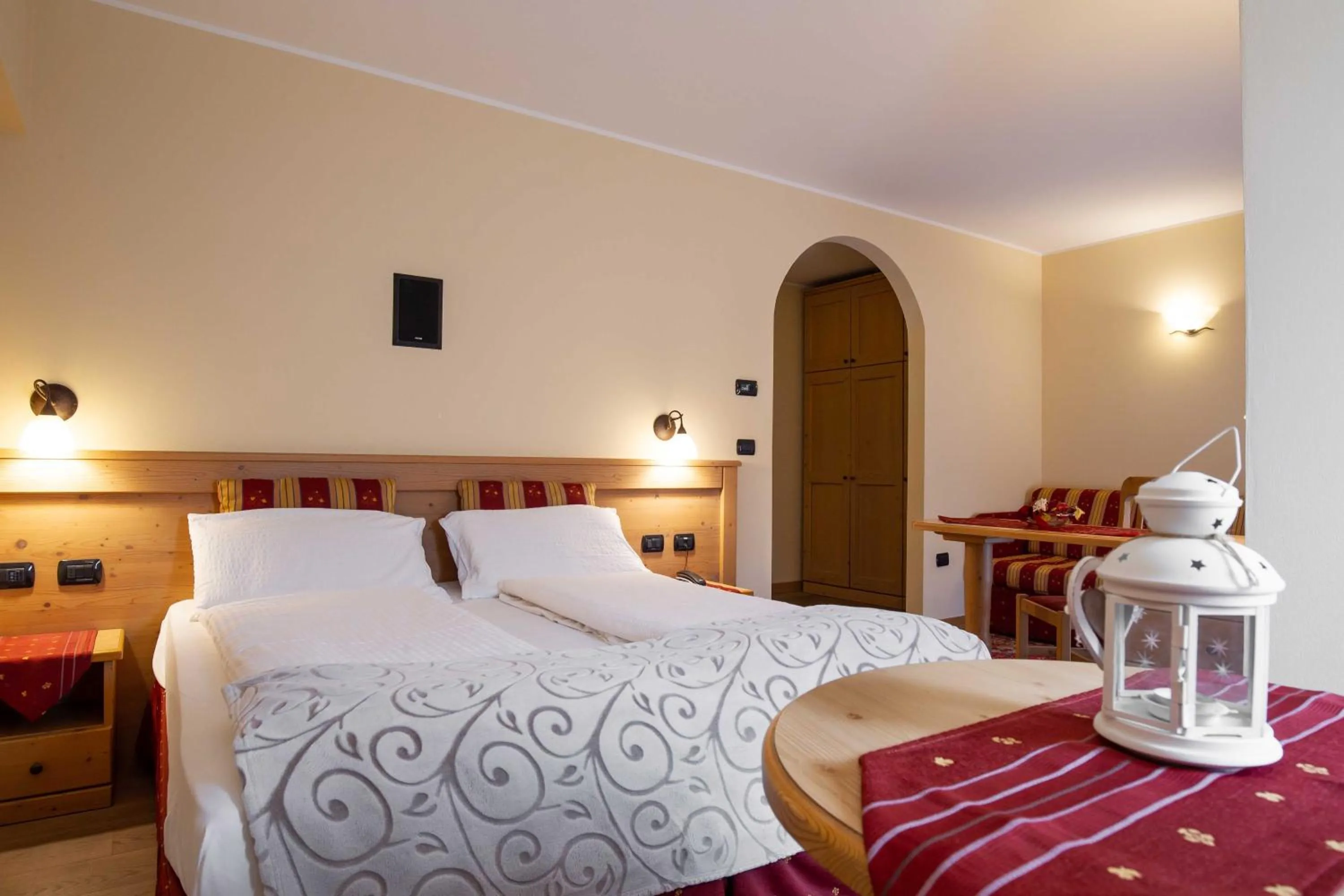 Bedroom, Bed in Hotel Astoria