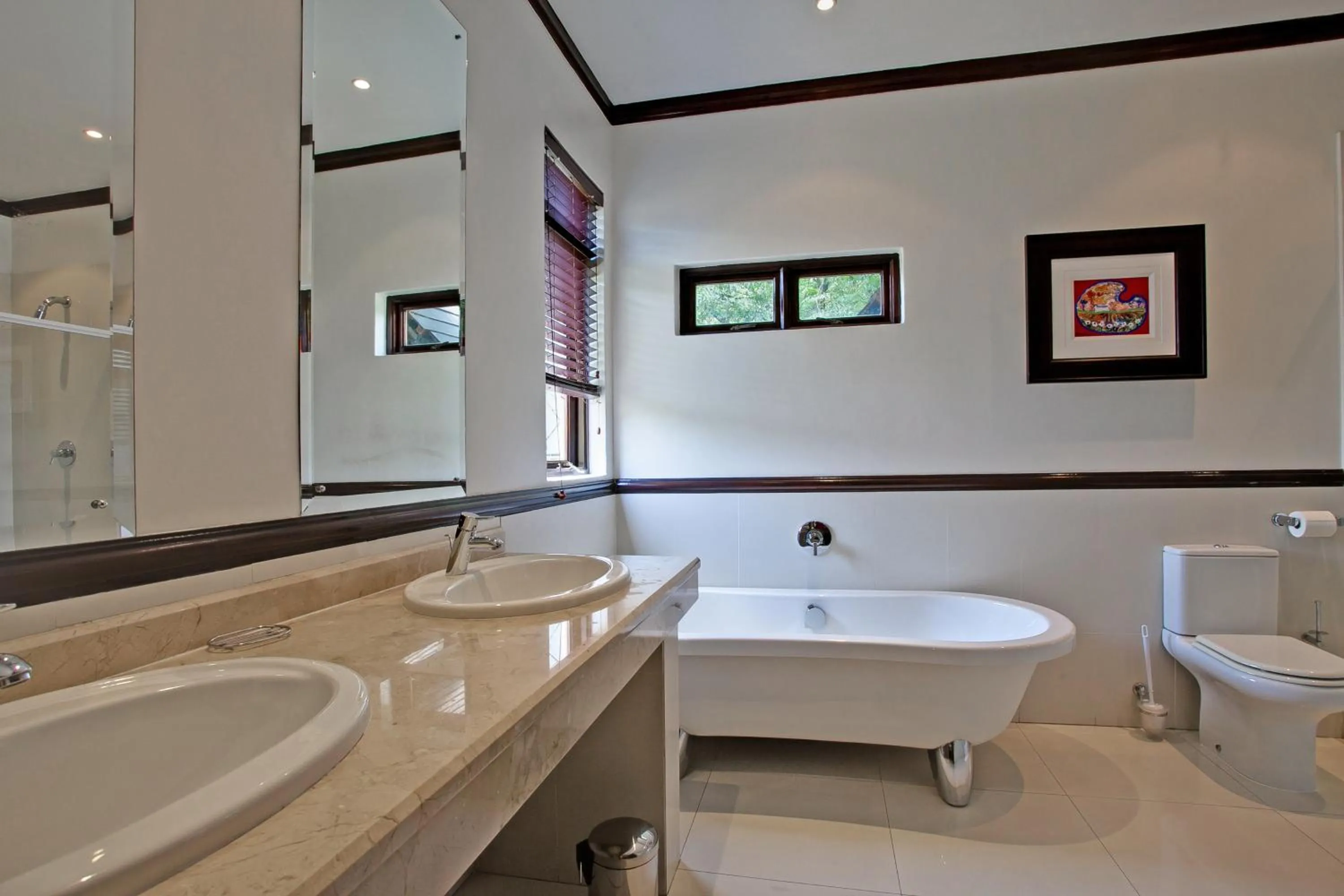 Toilet in No 66 Sandton Lodge