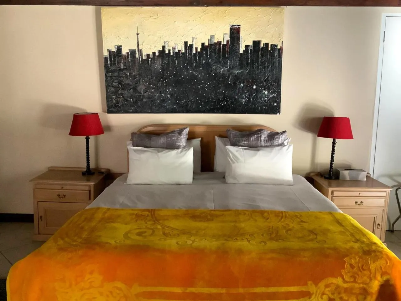Bed in No 66 Sandton Lodge