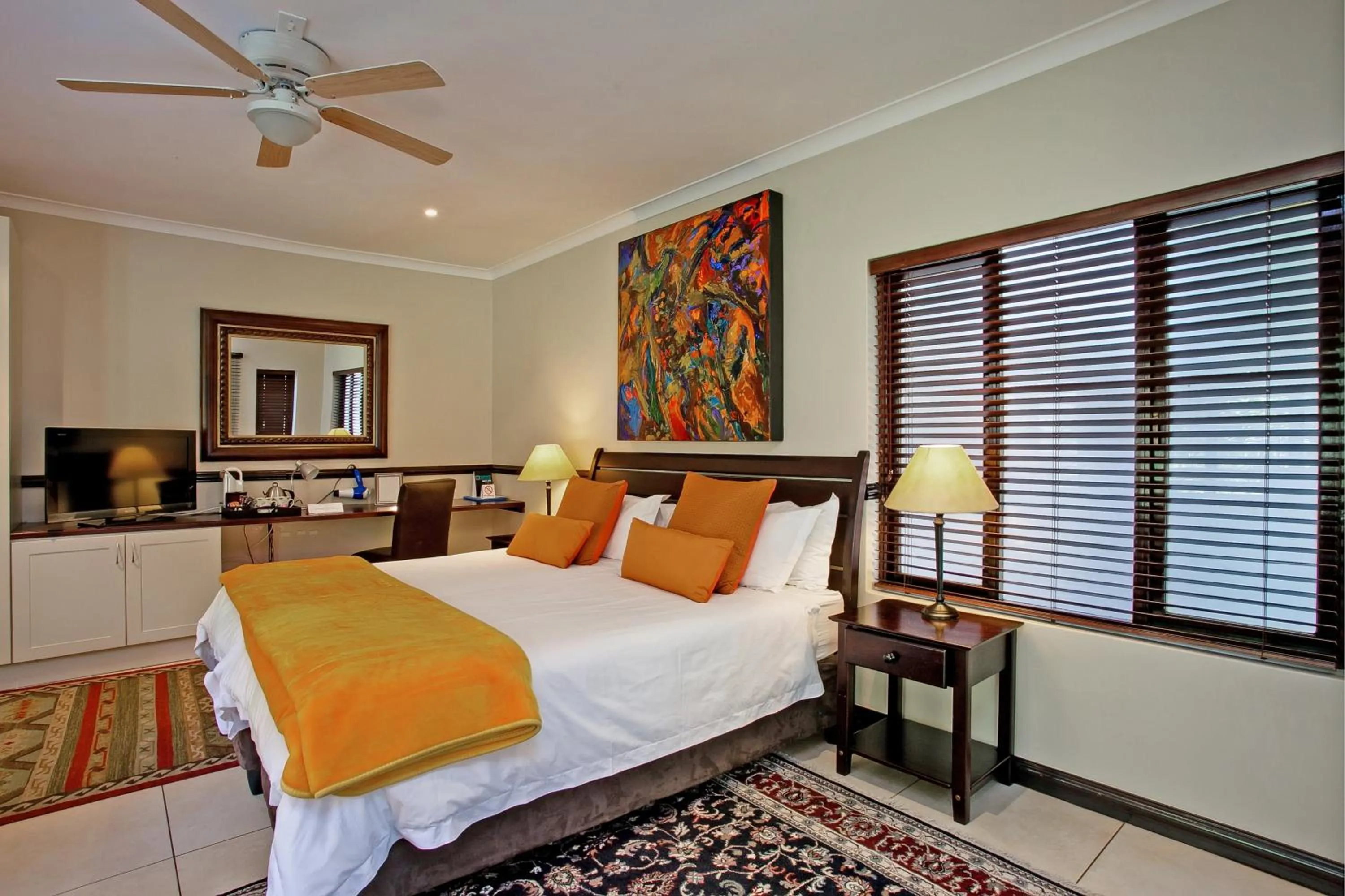 Bed in No 66 Sandton Lodge
