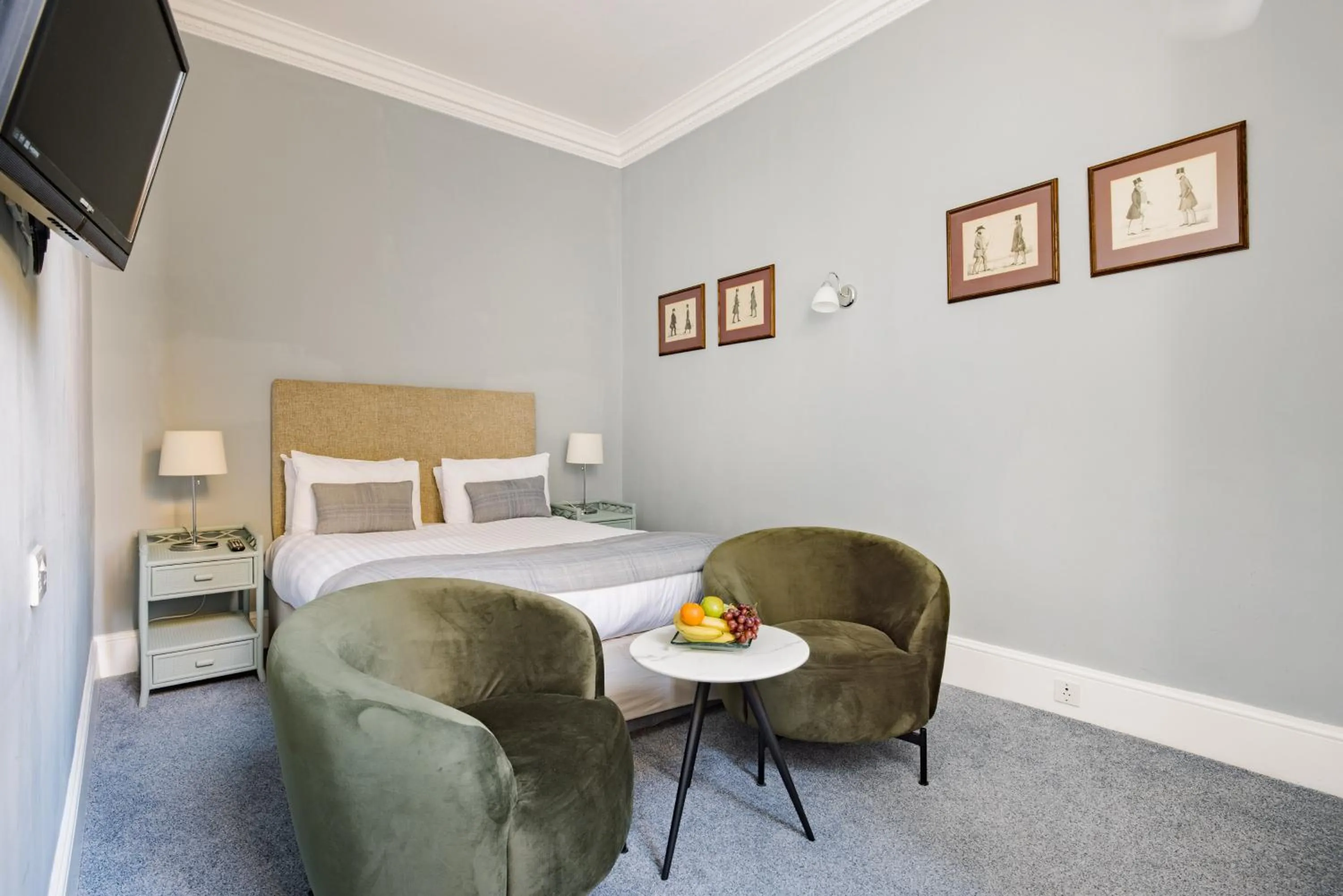 Photo of the whole room, Bed in The Abbey Notting Hill