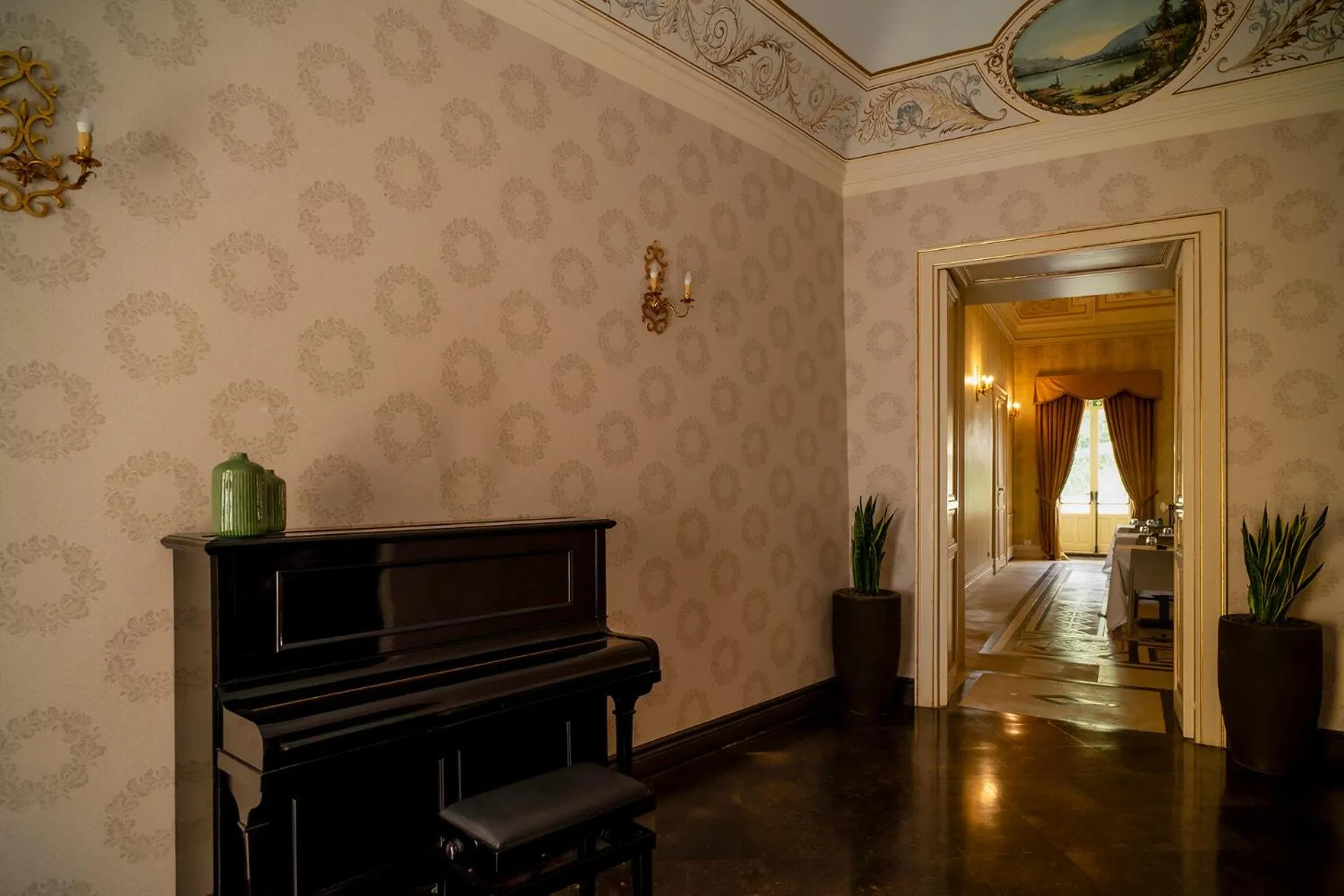 Decorative detail in Villa Del Lauro