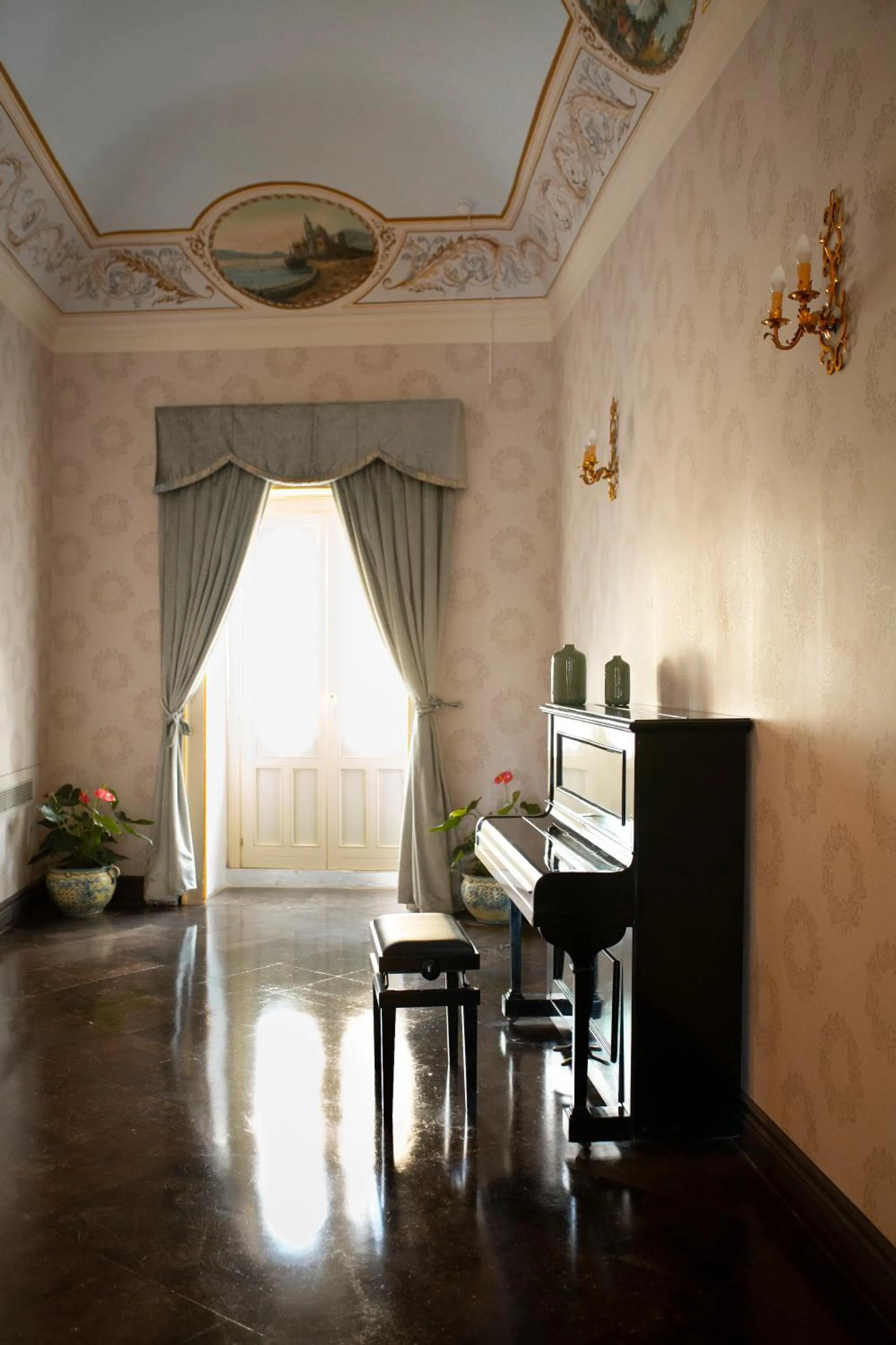 Decorative detail in Villa Del Lauro