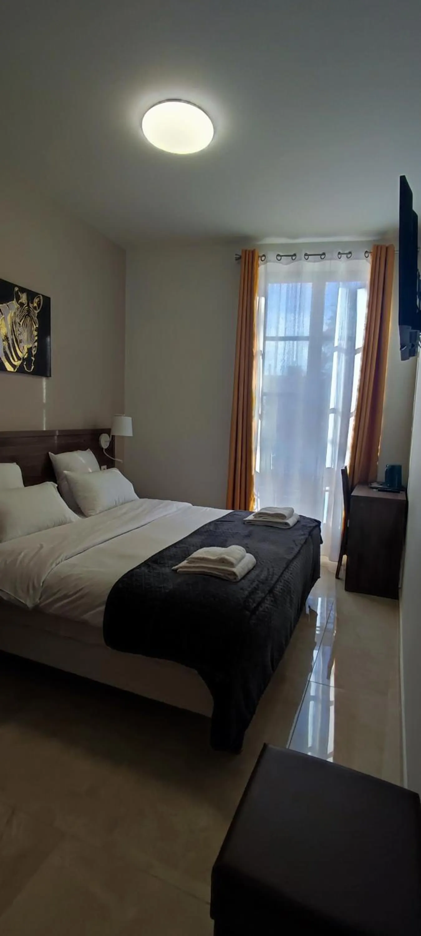 Photo of the whole room, Bed in SQUARE HOTEL