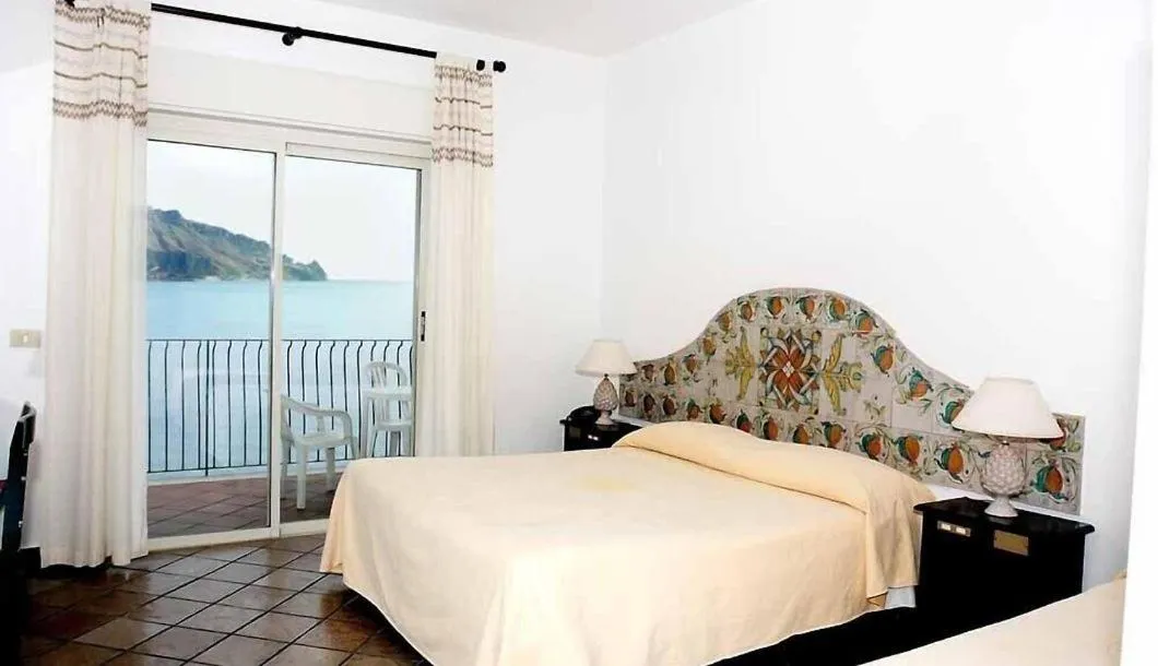 Bedroom, Bed in Bay Palace Mazzarò
