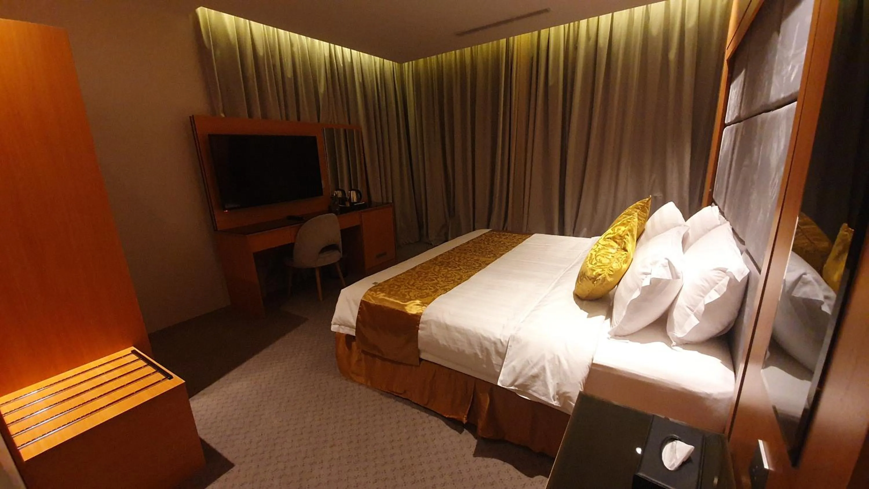 Bed in Al Rayyan Tower