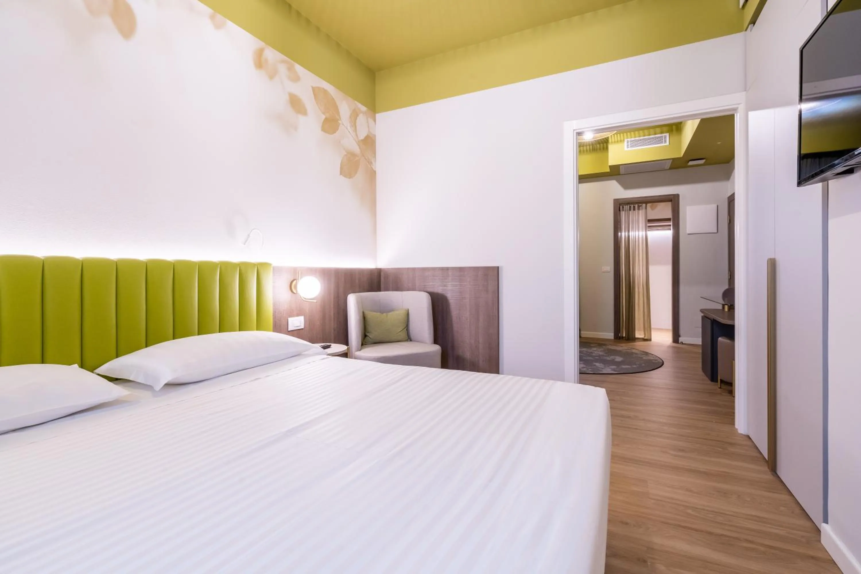 Photo of the whole room, Bed in Hotel Regina Elena 57 & Oro Bianco SPA