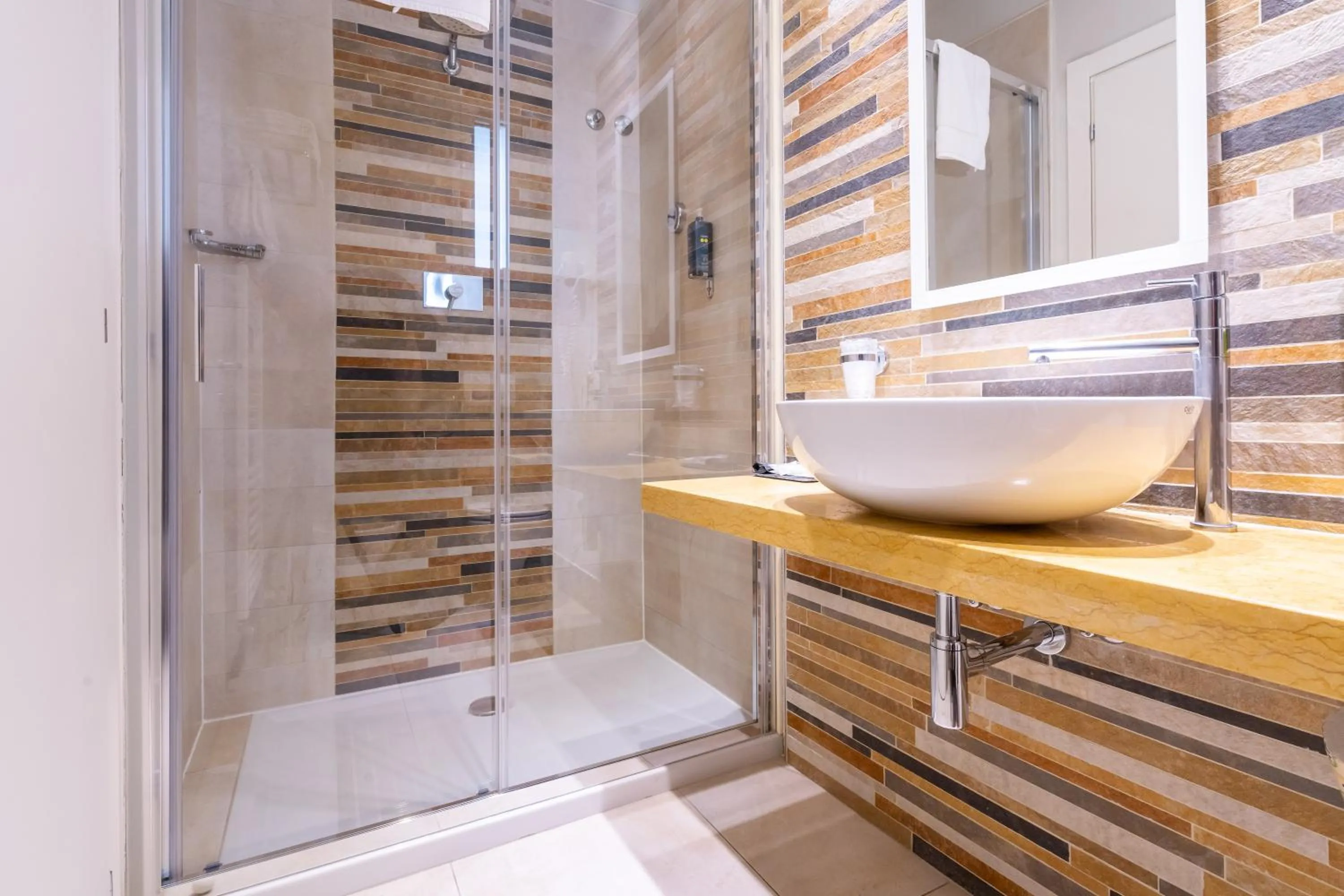 Shower in Hotel Regina Elena 57 & Oro Bianco SPA