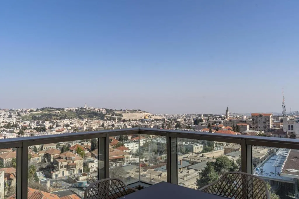 Unique View - 2 BR & 2 BTH - Monbaz streetM