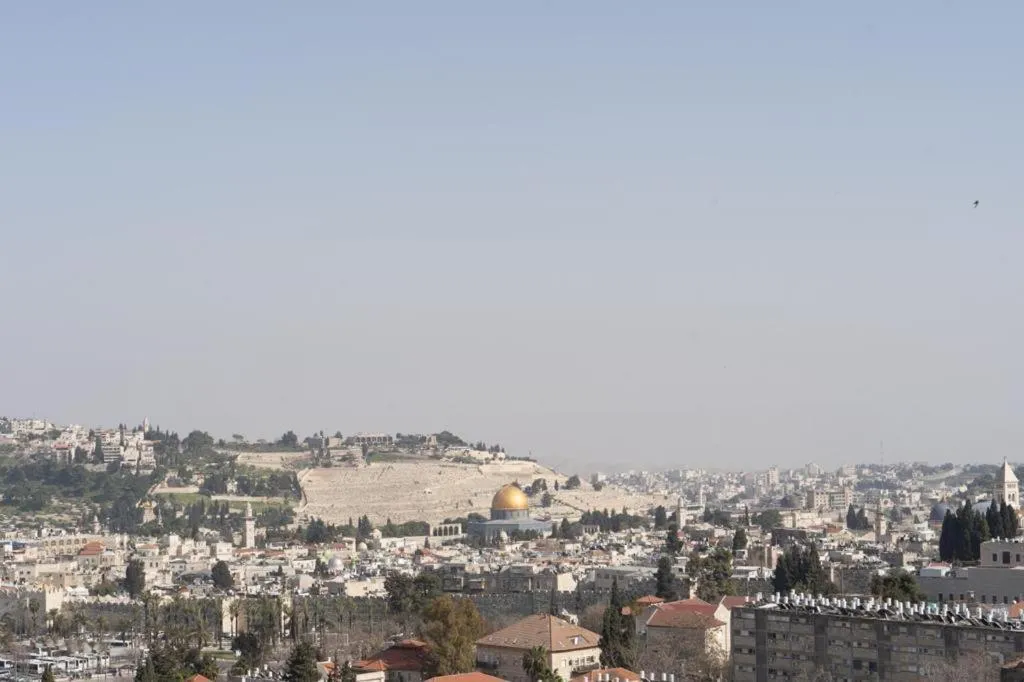 Unique View - 2 BR & 2 BTH - Monbaz streetM