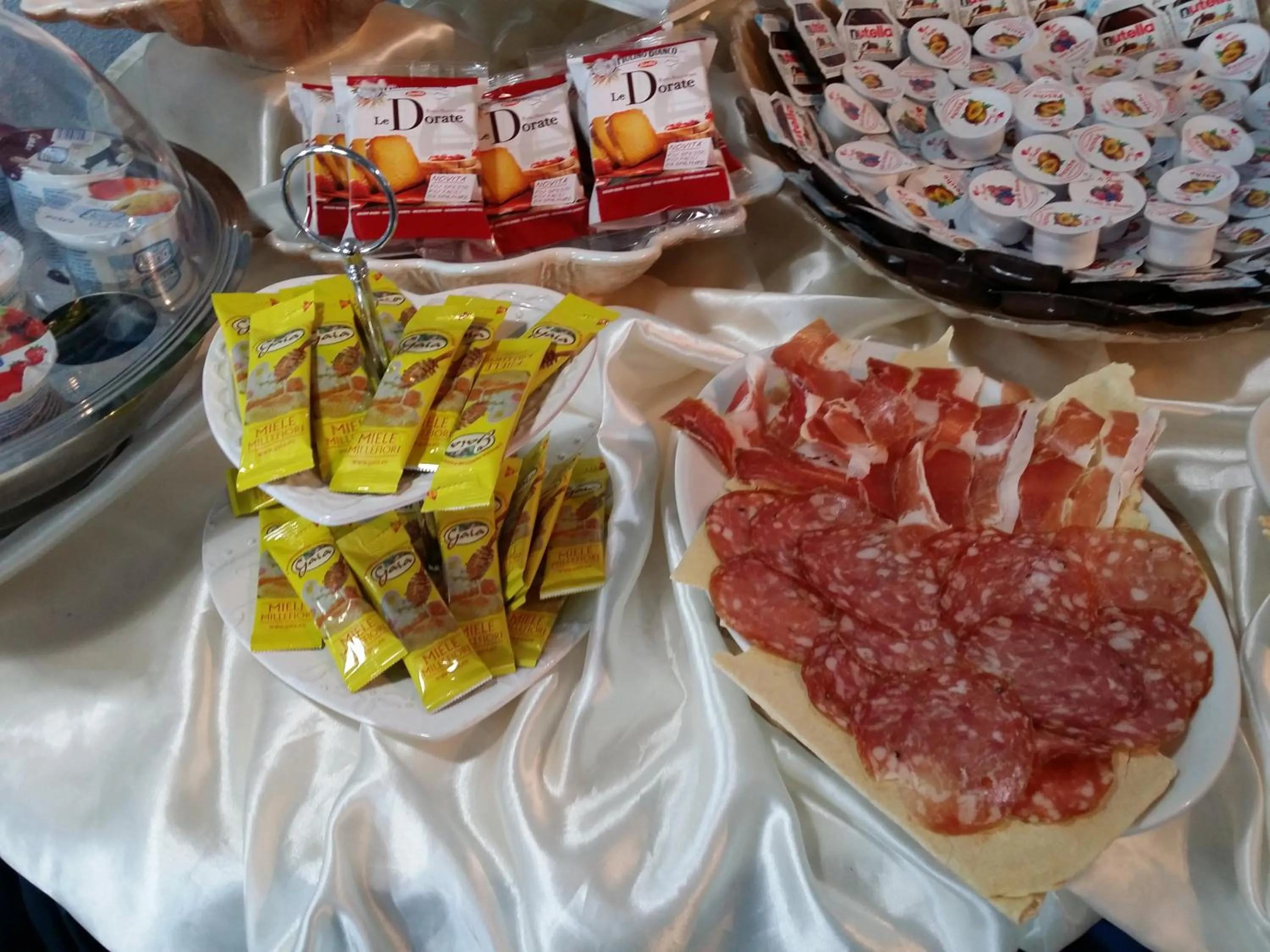 Continental breakfast in Hotel Tabby