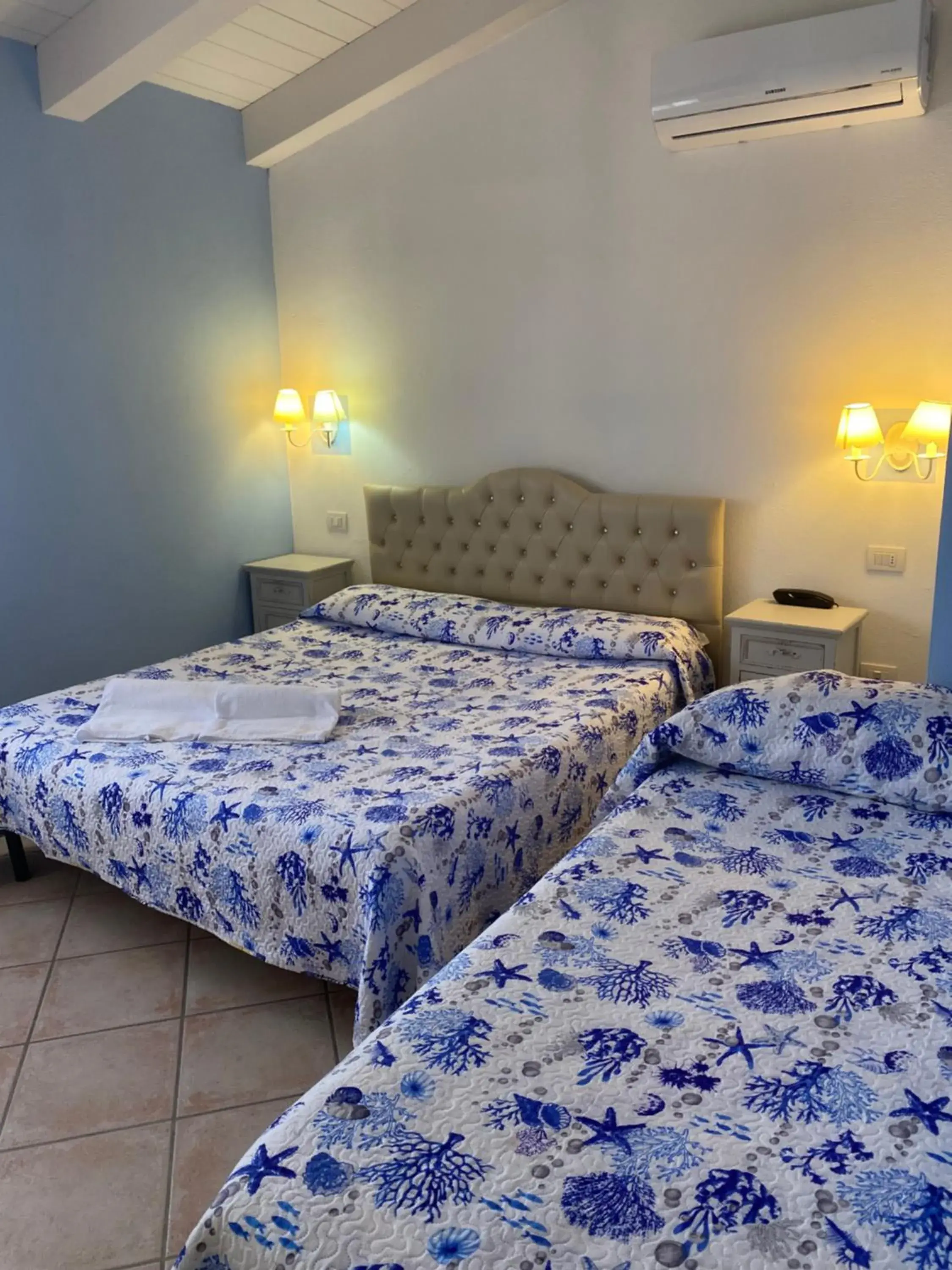 Double Room with Extra Bed in Hotel Tabby Double Room with Extra Bed in Hotel Tabby