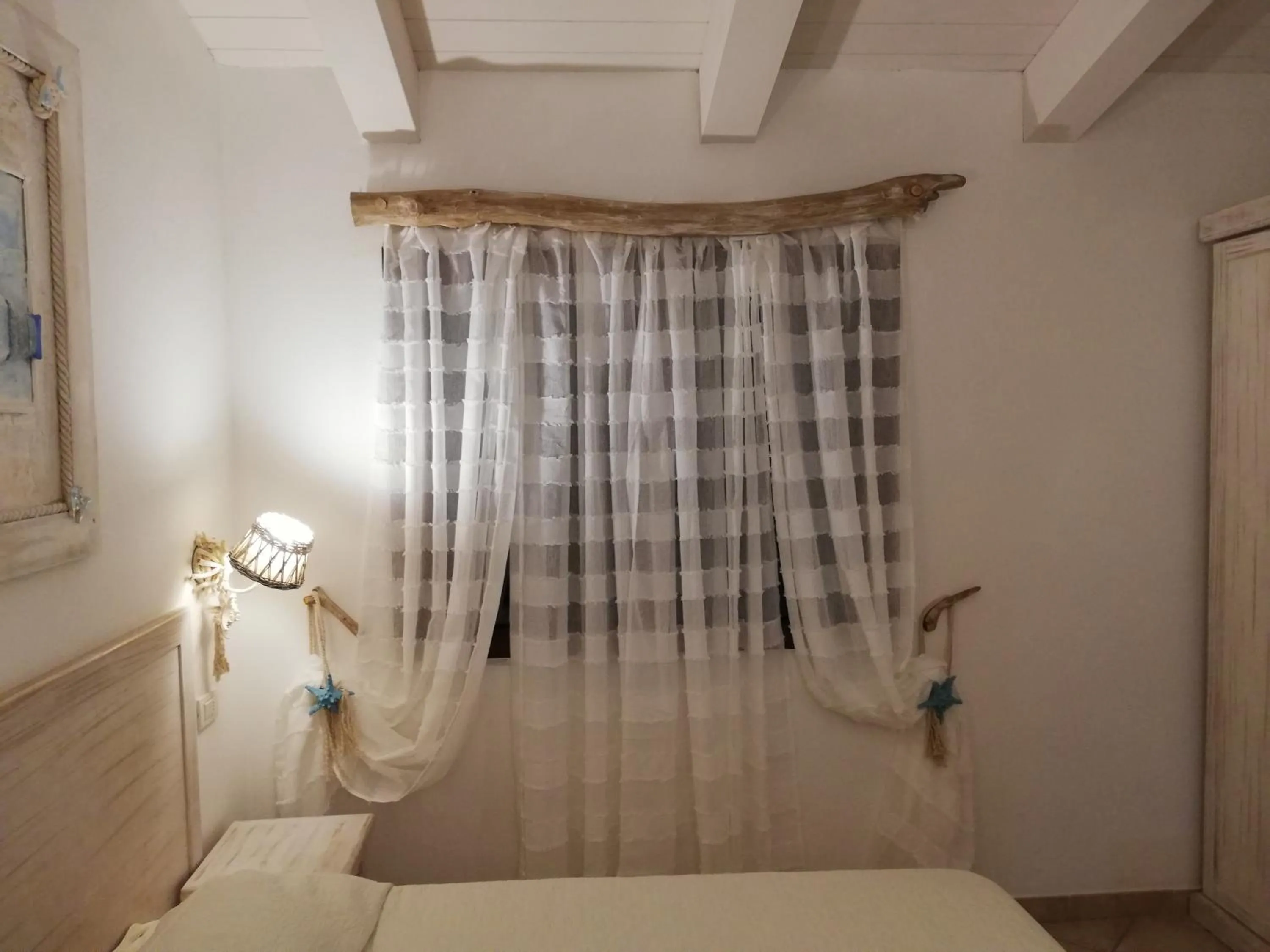 Decorative detail, Bed in Hotel Tabby