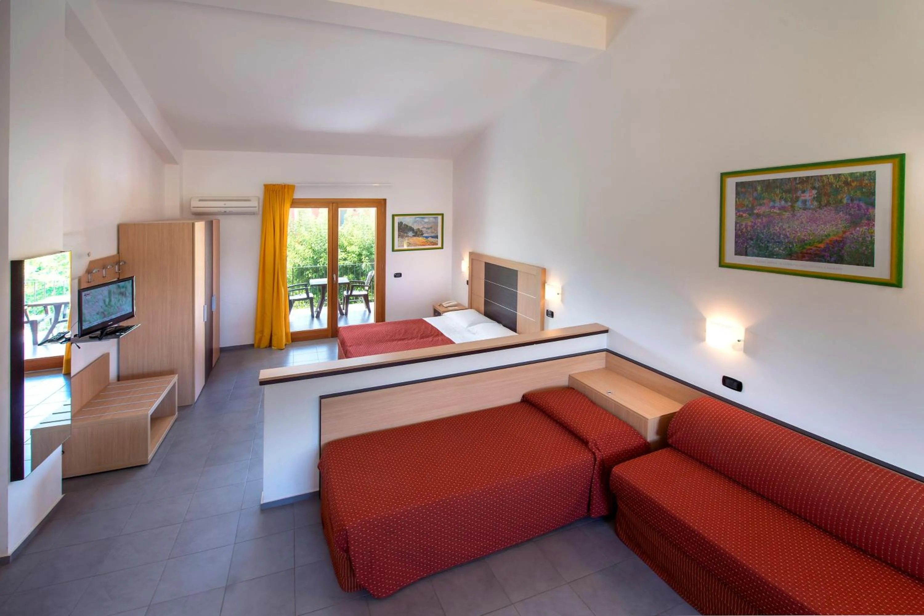 Photo of the whole room, Bed in VOI Baia di Tindari Resort