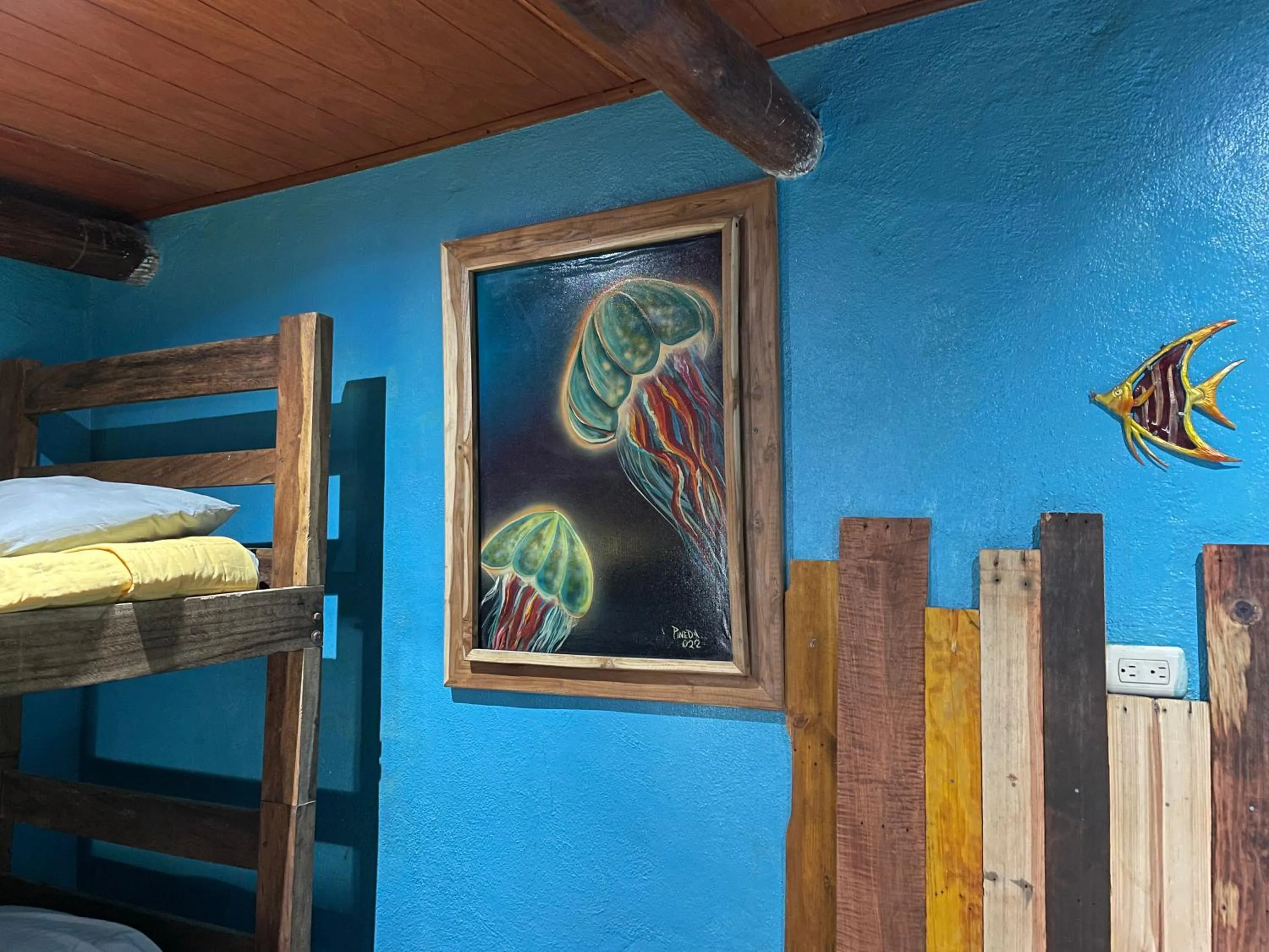 Decorative detail, Bed in Johnnys Place Hotel