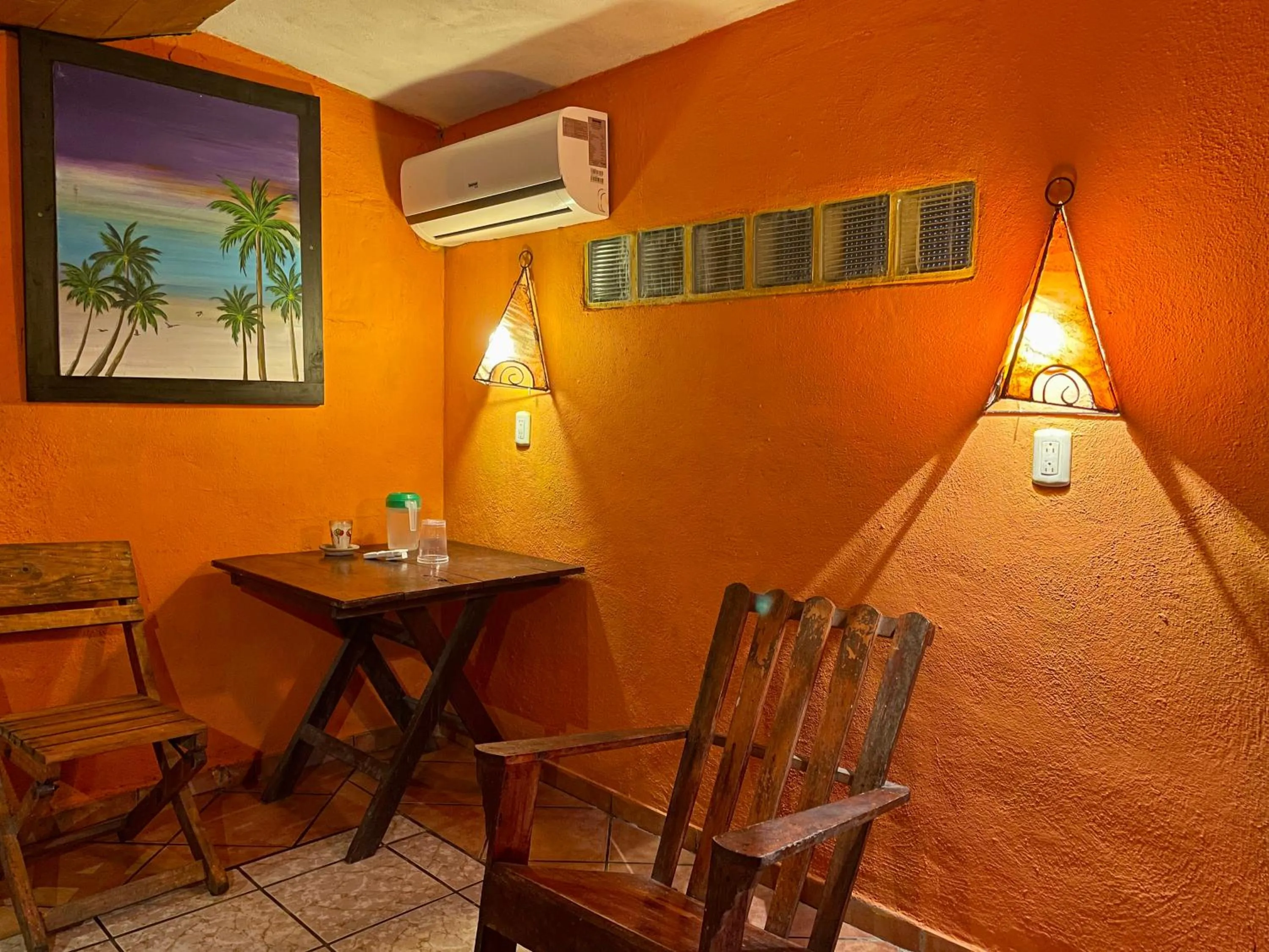 Seating area in Johnnys Place Hotel