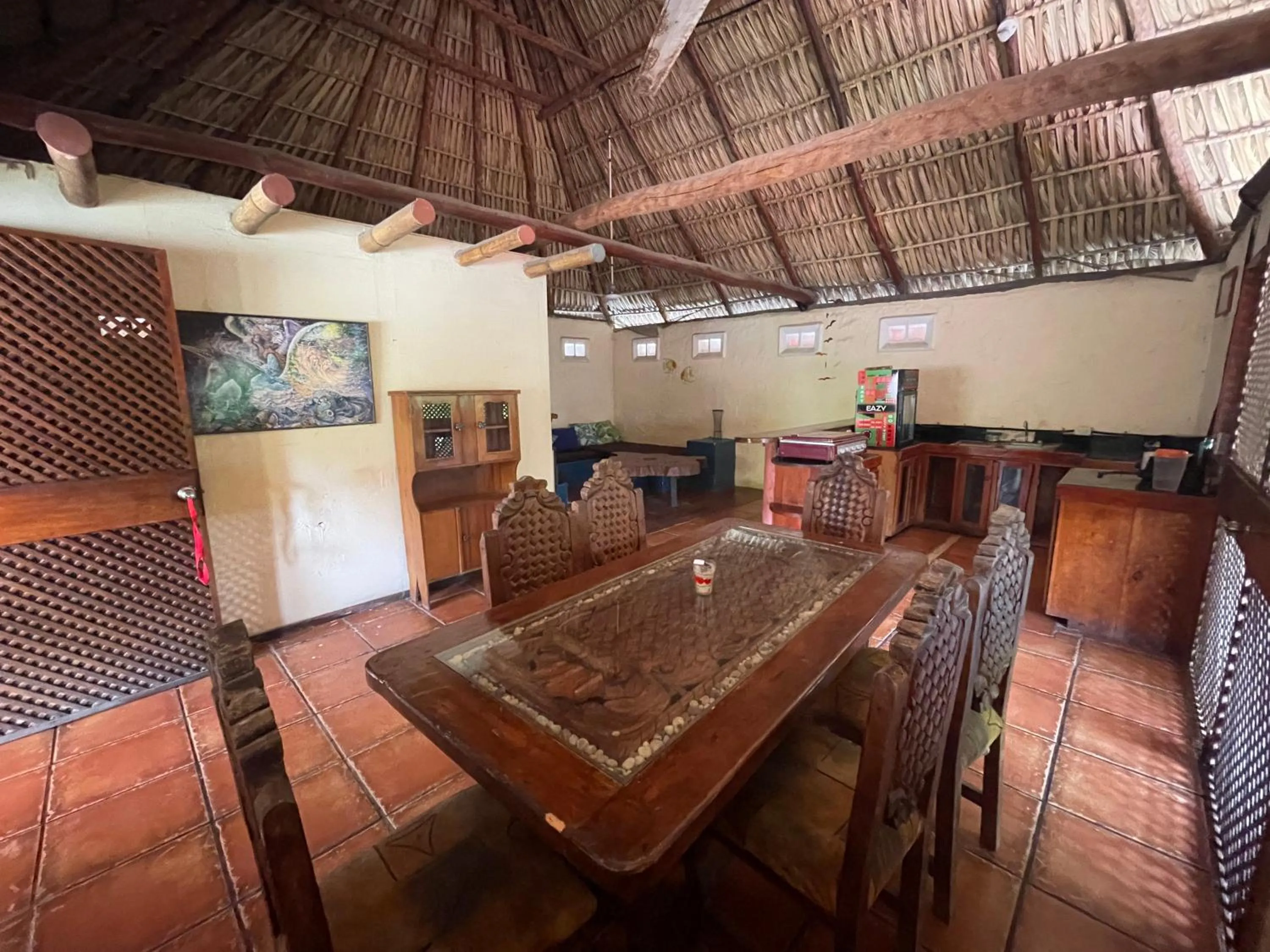 Dining area in Johnnys Place Hotel