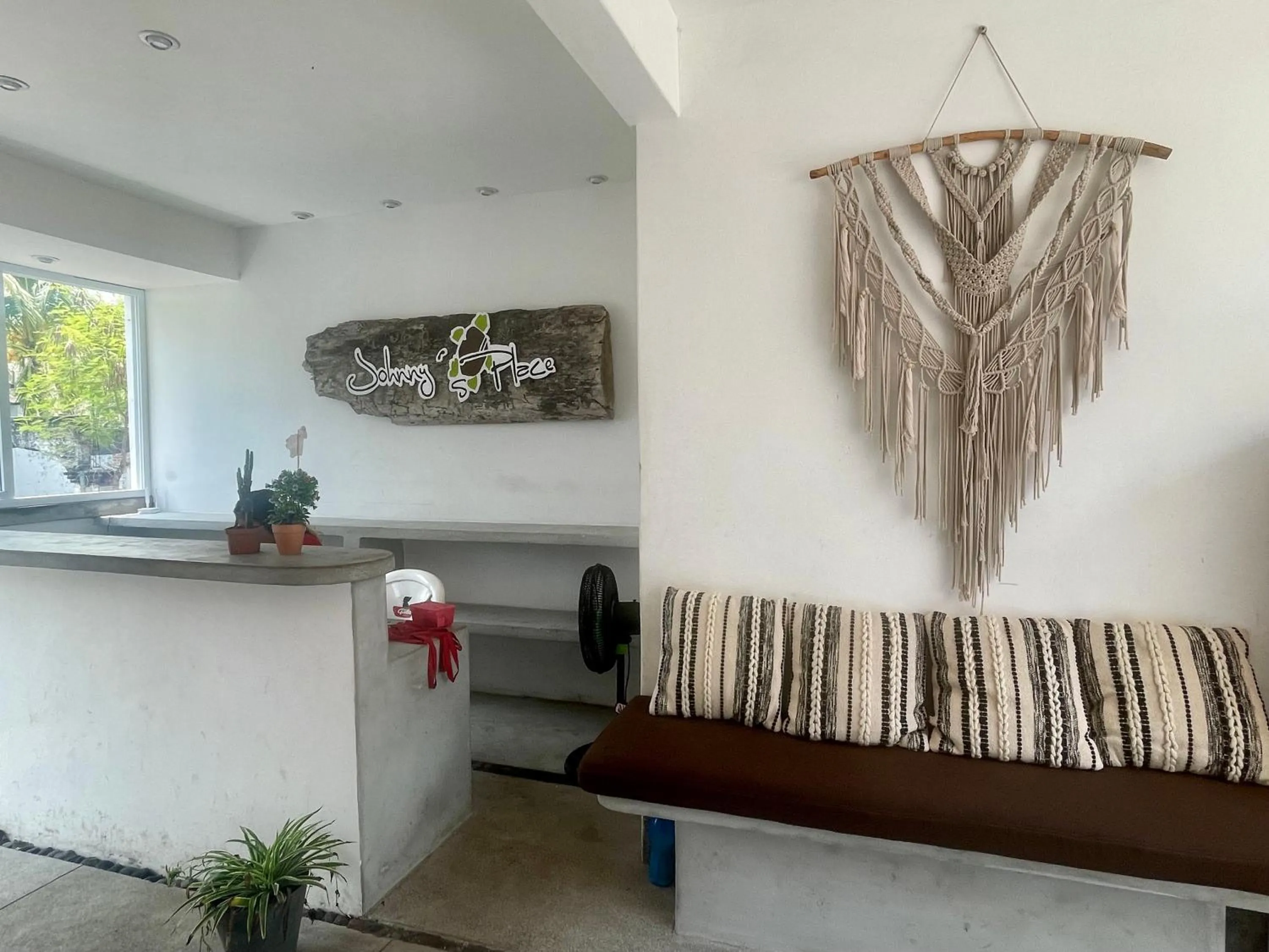 Seating area in Johnnys Place Hotel