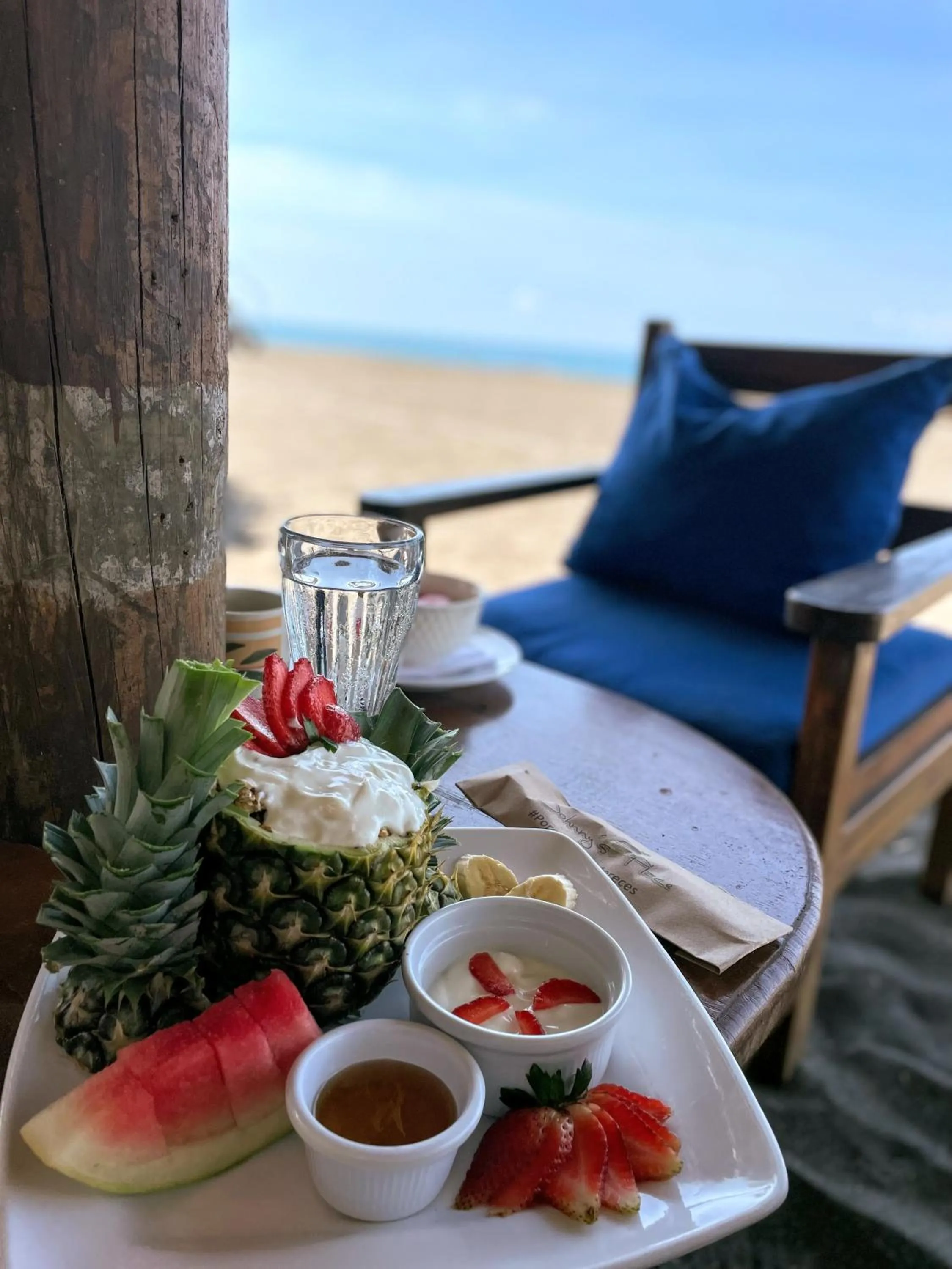 Breakfast in Johnnys Place Hotel