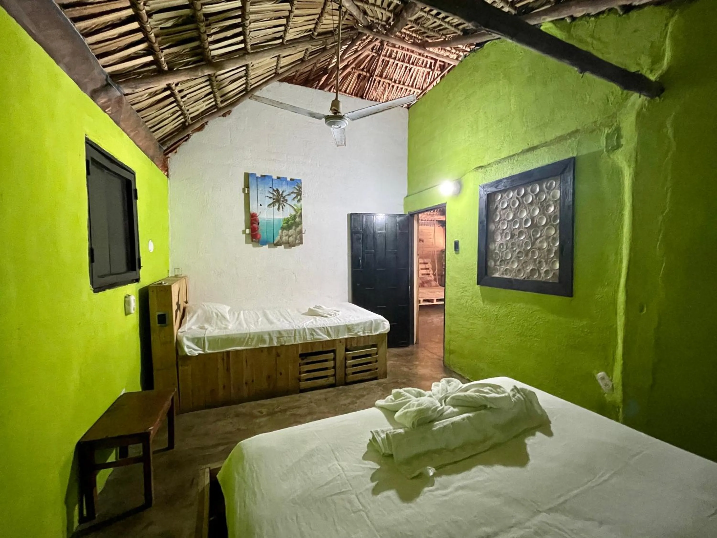 Bedroom, Bed in Johnnys Place Hotel