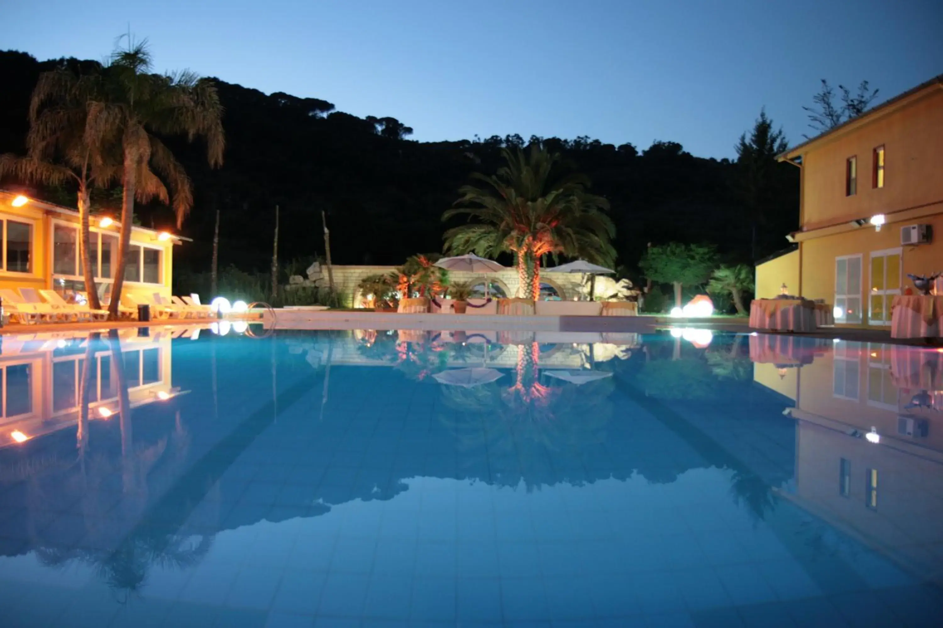Pool view in Park Hotel Paradiso Pool view in Park Hotel Paradiso