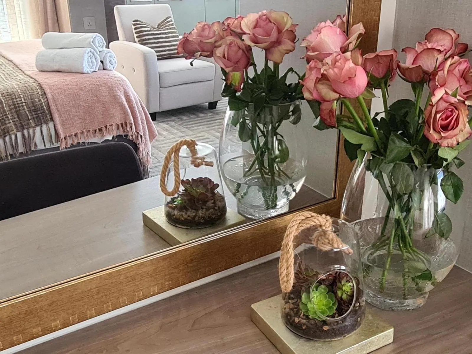 Decorative detail in Thyme Spent Bloubergstrand