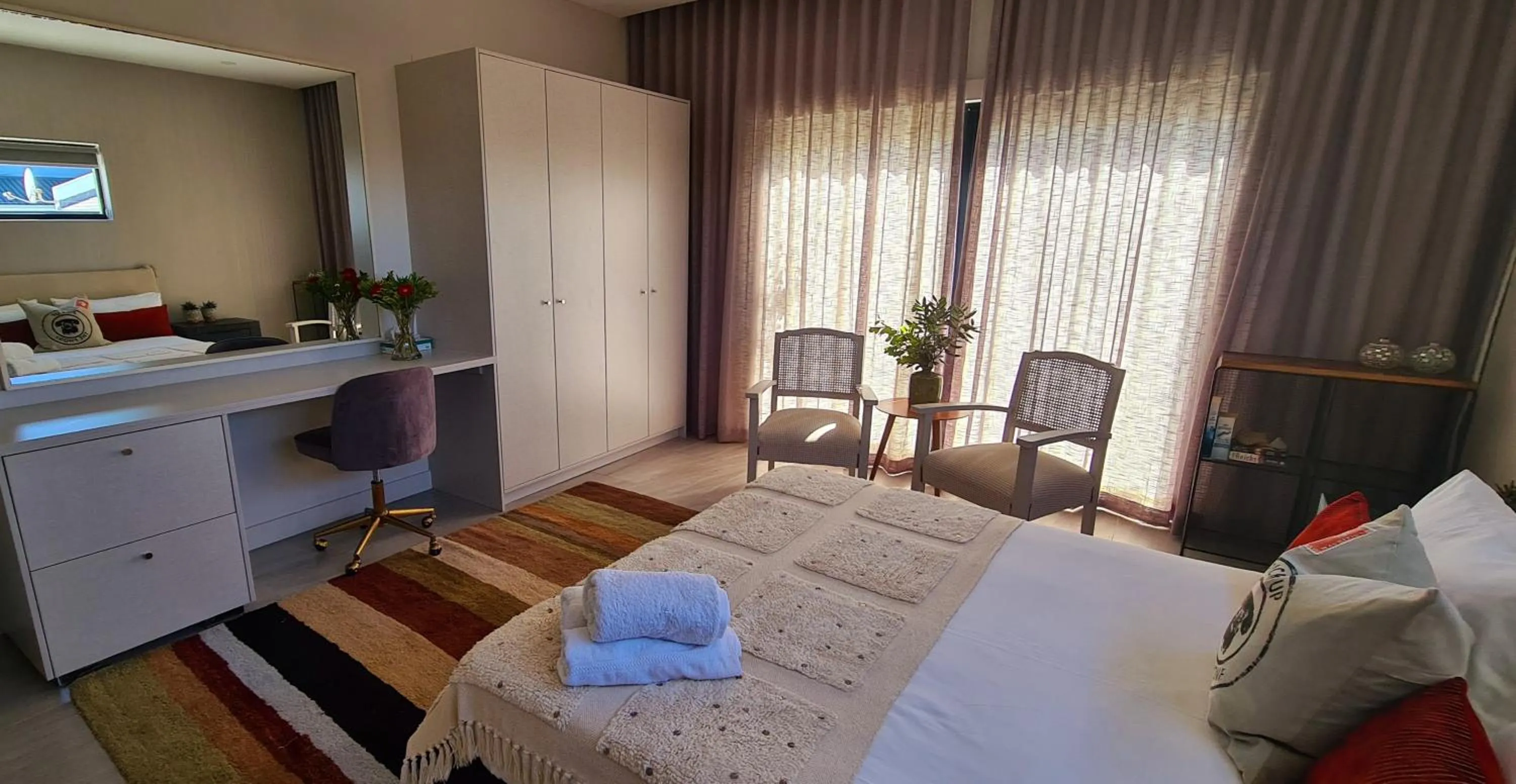 Seating area, Bed in Thyme Spent Bloubergstrand