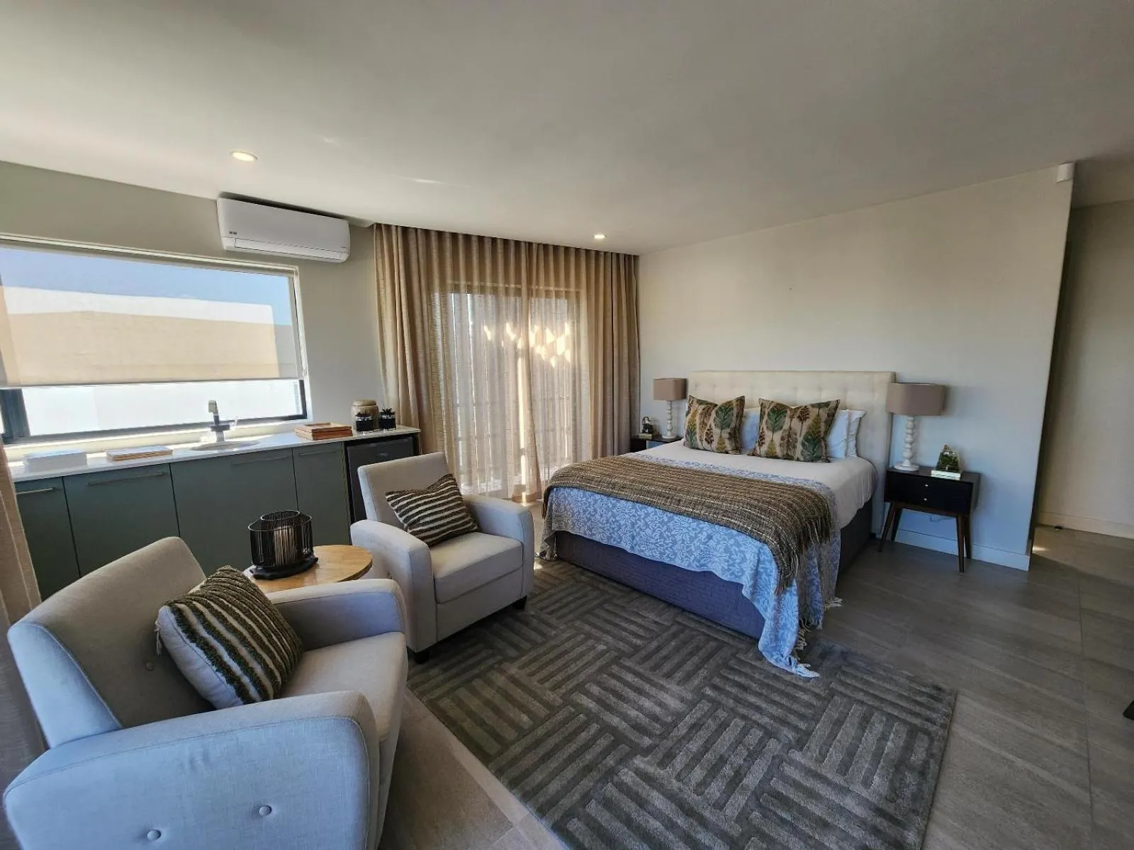 Seating area, Bed in Thyme Spent Bloubergstrand