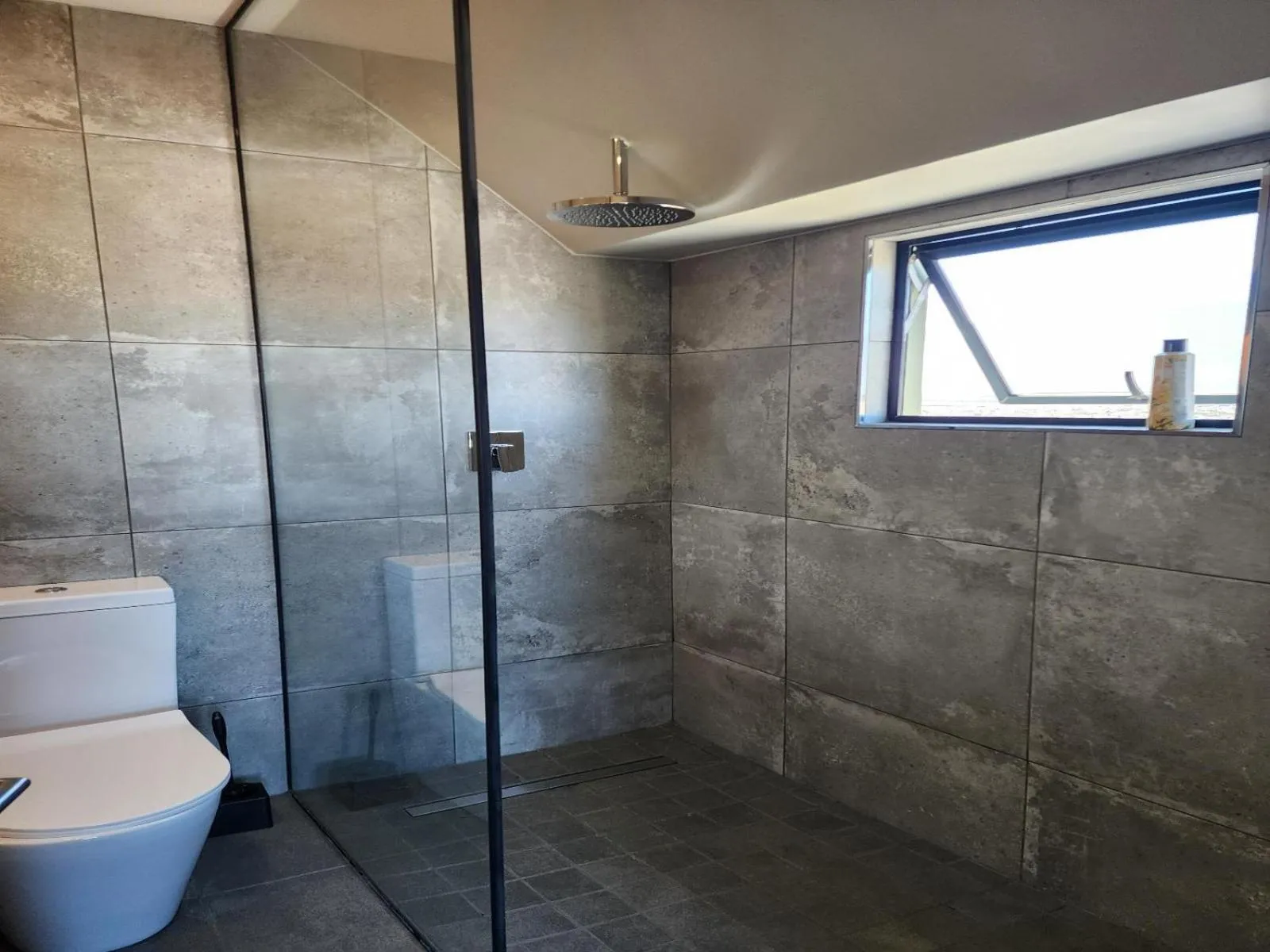 Shower in Thyme Spent Bloubergstrand