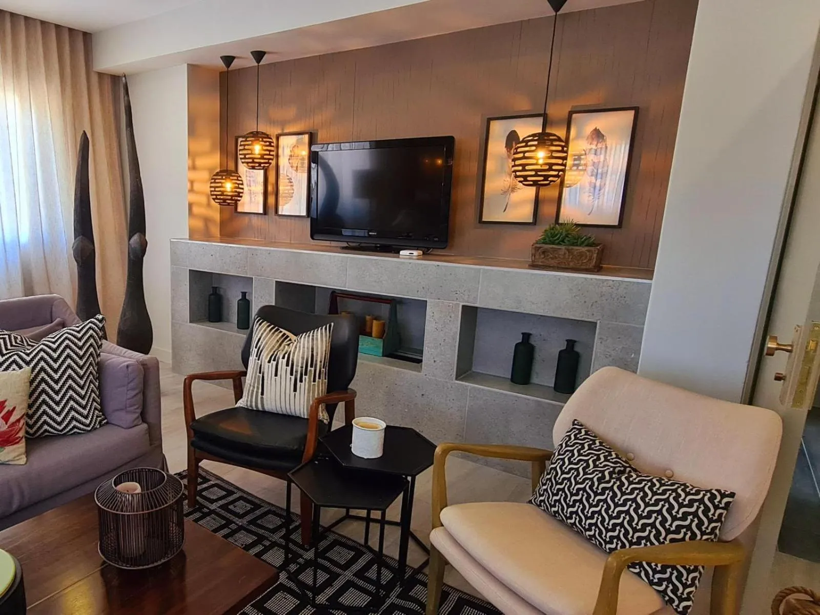Communal lounge/ TV room in Thyme Spent Bloubergstrand