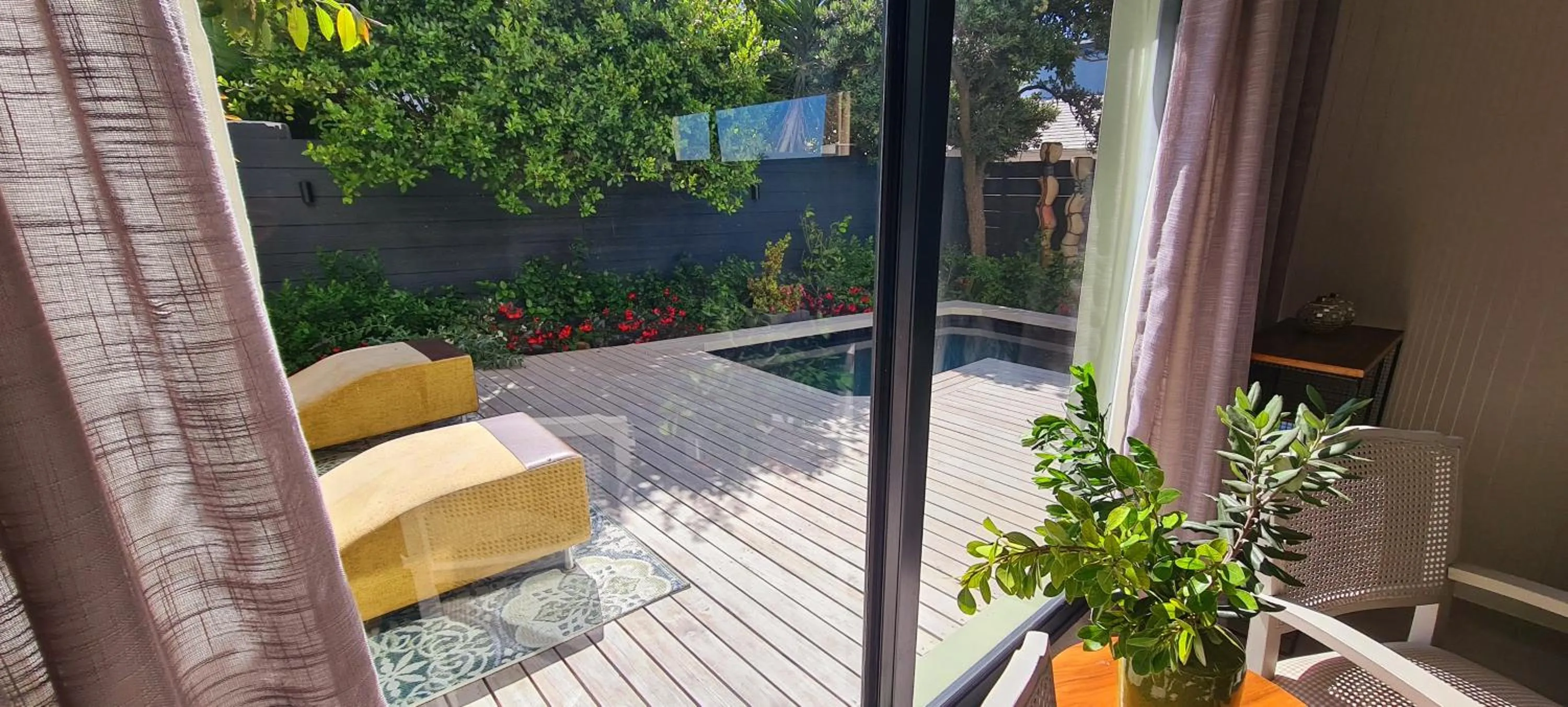 Swimming pool in Thyme Spent Bloubergstrand