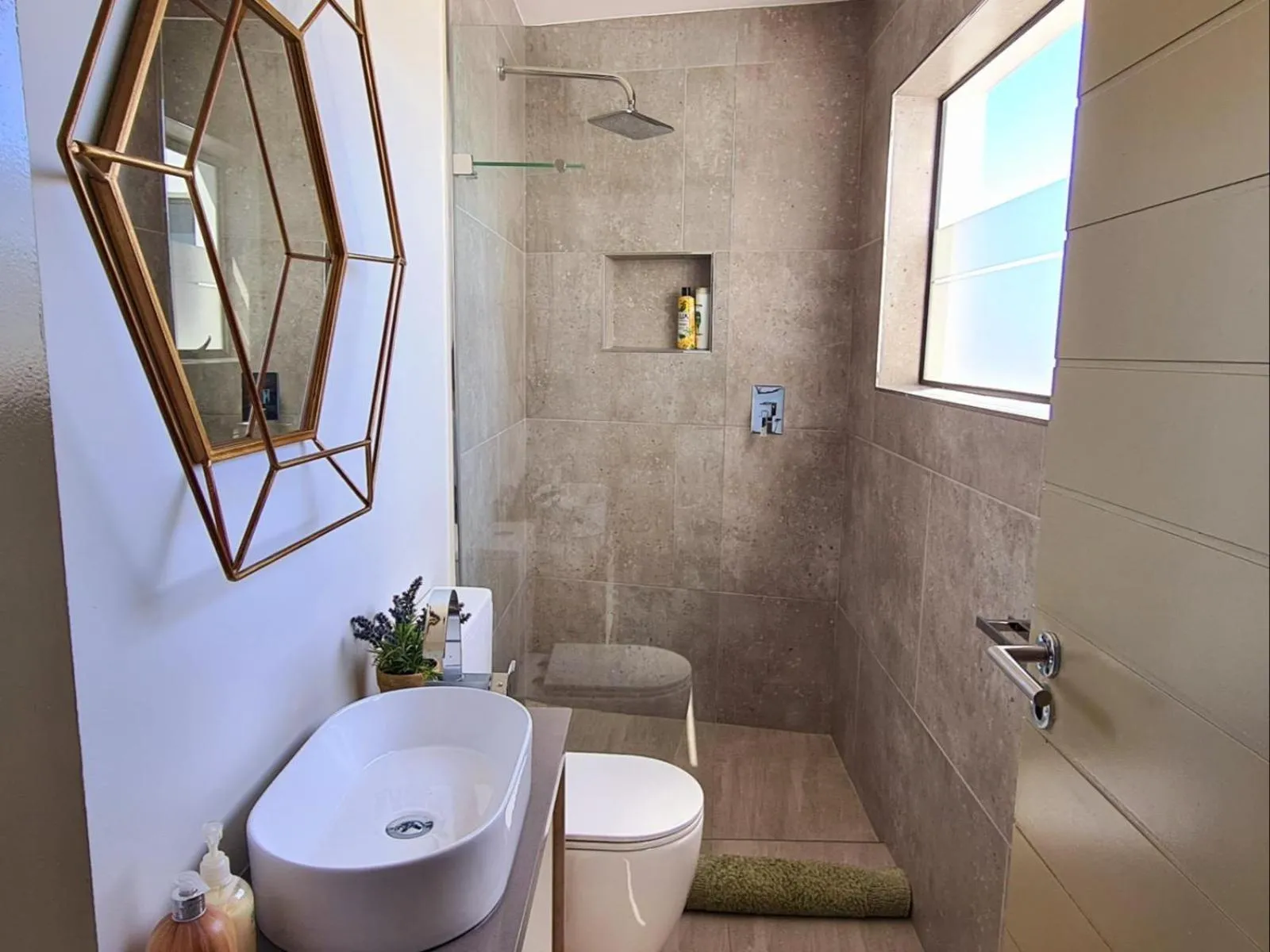 Toilet in Thyme Spent Bloubergstrand